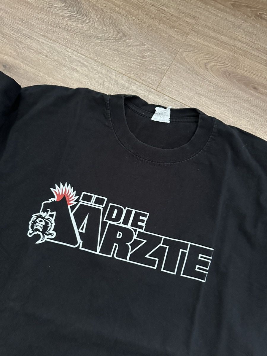 Band Tees 🔥VINTAGE DIE ARZTE 2002 PUNK ROCK T-SHIRT🔥 Size US XL / EU 56 / 4 - 3 Thumbnail