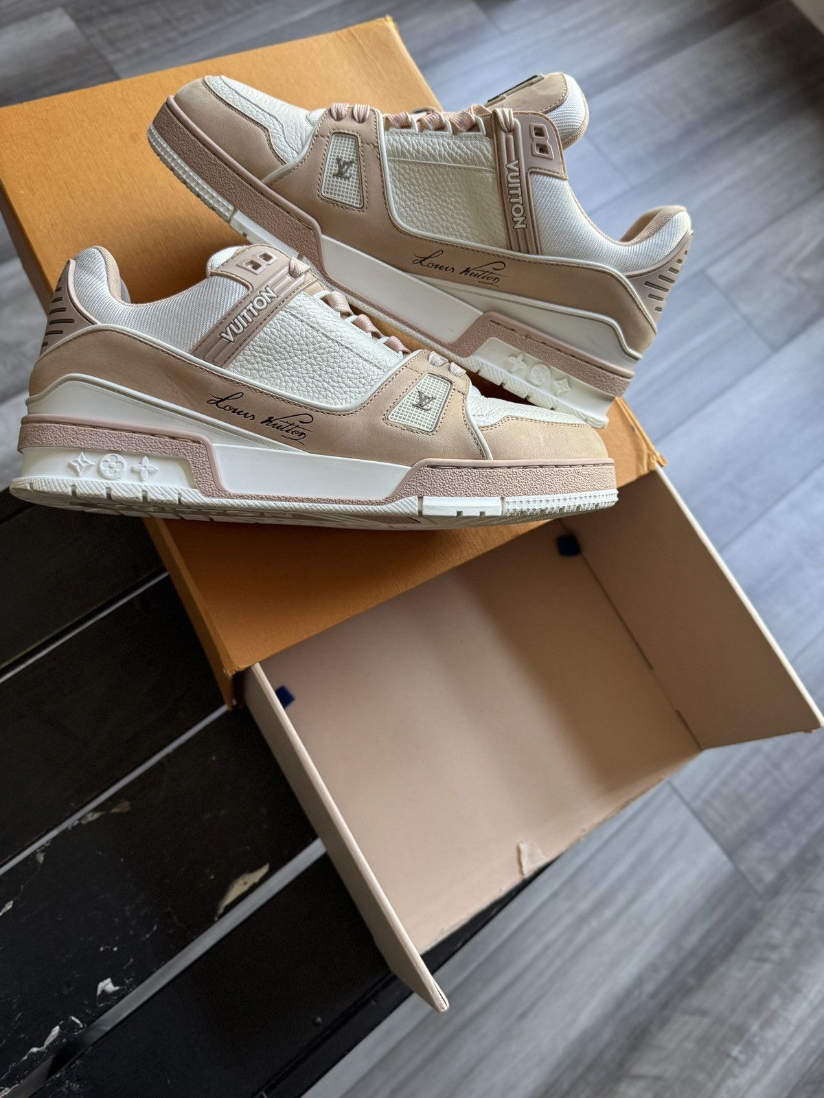 Louis Vuitton Louis Vuitton LV Trainer Sneaker Pink Signature Size US 9 / EU 42 - 11 Thumbnail