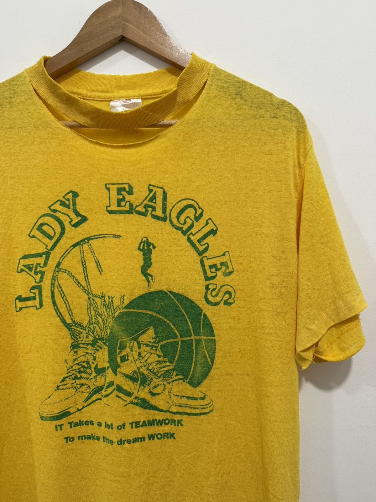 Vintage Vintage Lady Eagles Trashed Tshirt Size US M / EU 48-50 / 2 - 3 Thumbnail