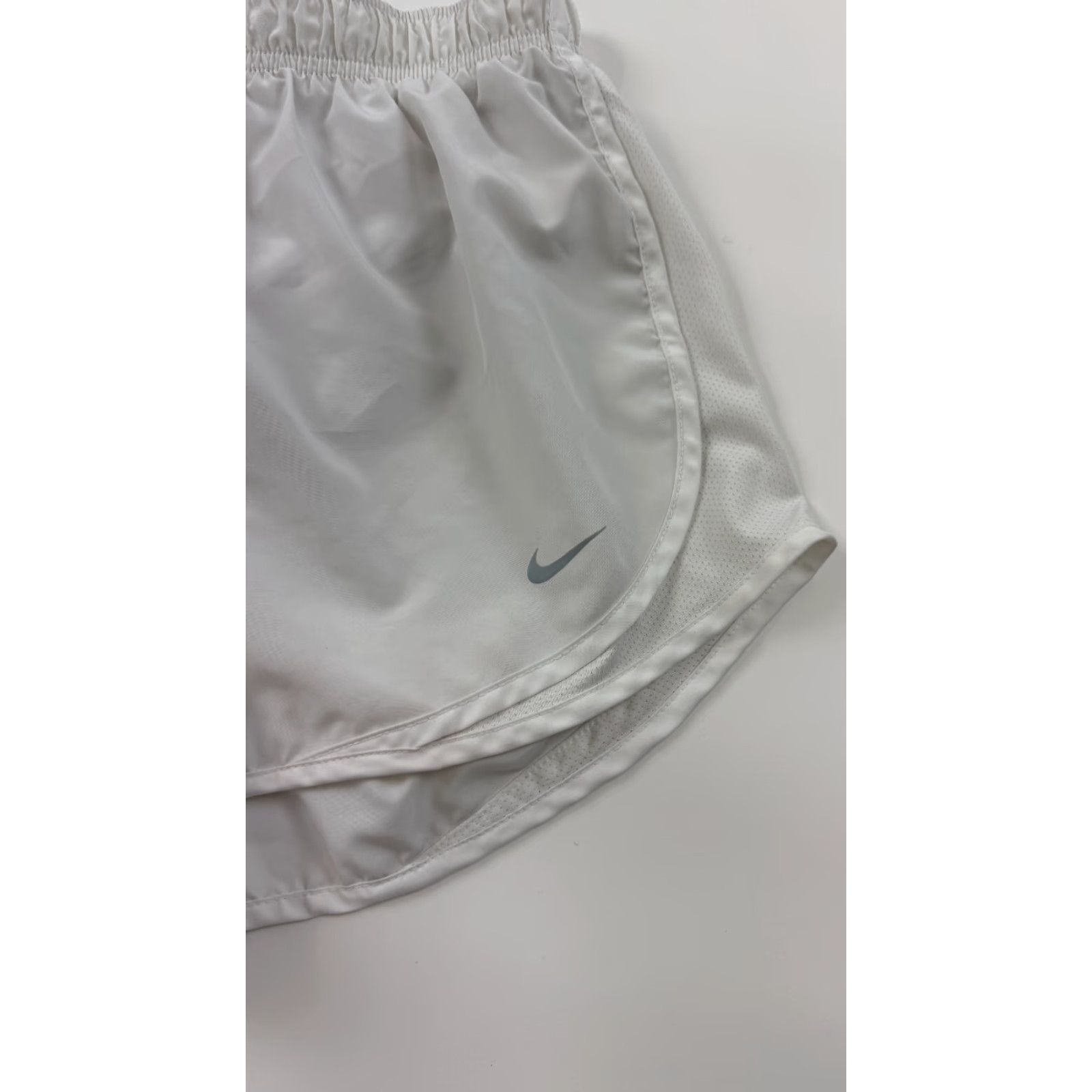 Nike VINTAGE? (No) Nike Shorts Womens M White Tempo Dri-Fit Running 831558-100 Elastic Waist Size 32" / US 10 / IT 46 - 3 Thumbnail