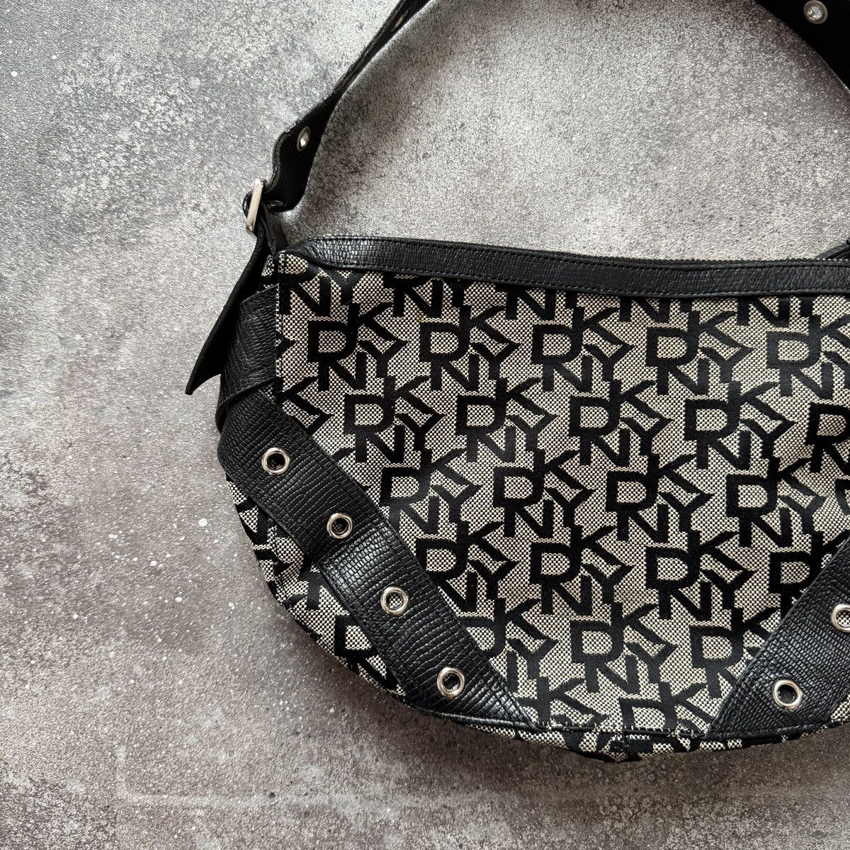 DKNY DKNY Vintage Y2K Glamour Monogram Shoulder Bag Size ONE SIZE - 7 Thumbnail