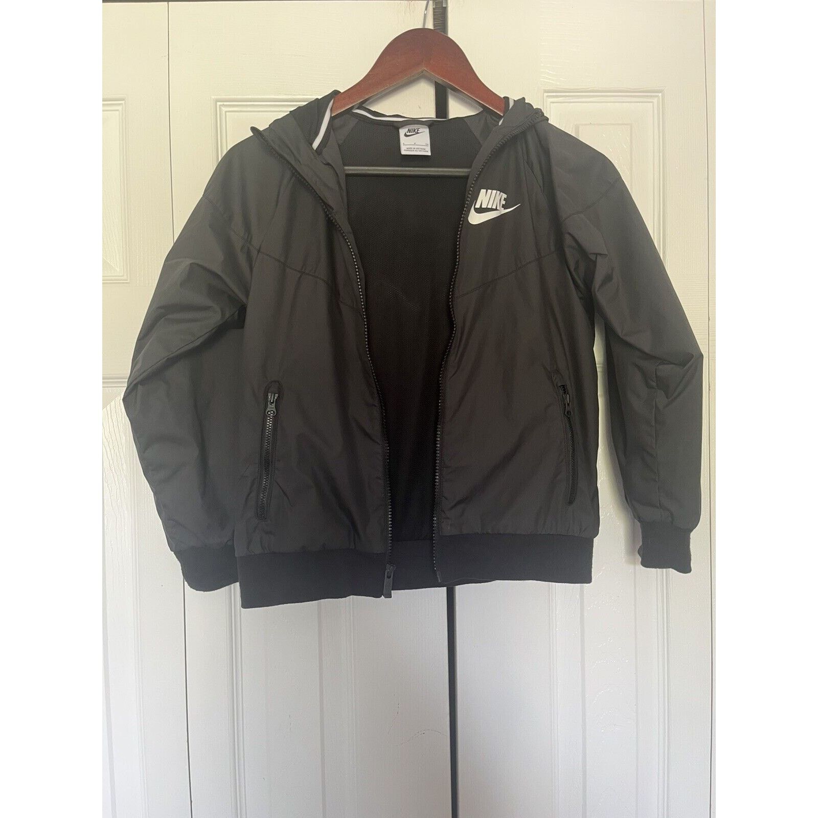 Nike Boys Youth Nike Jacket Black Wind Size Small Size US S / EU 44-46 / 1 - 1 Thumbnail