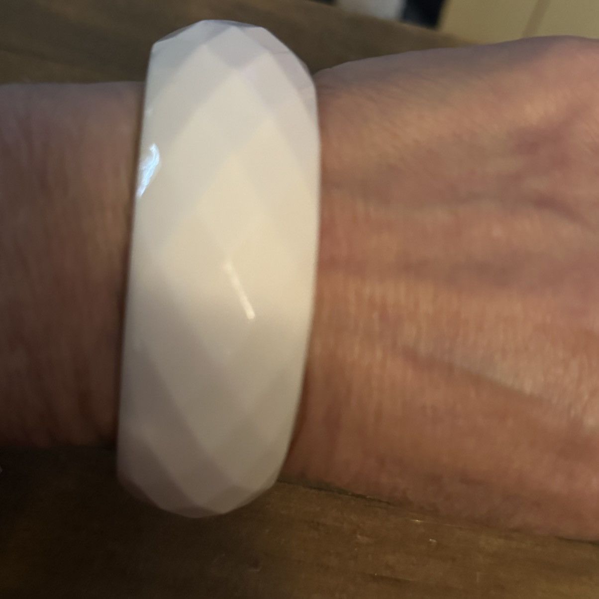 Other Chunky white honeycomb bangle bracelet Size ONE SIZE - 3 Thumbnail