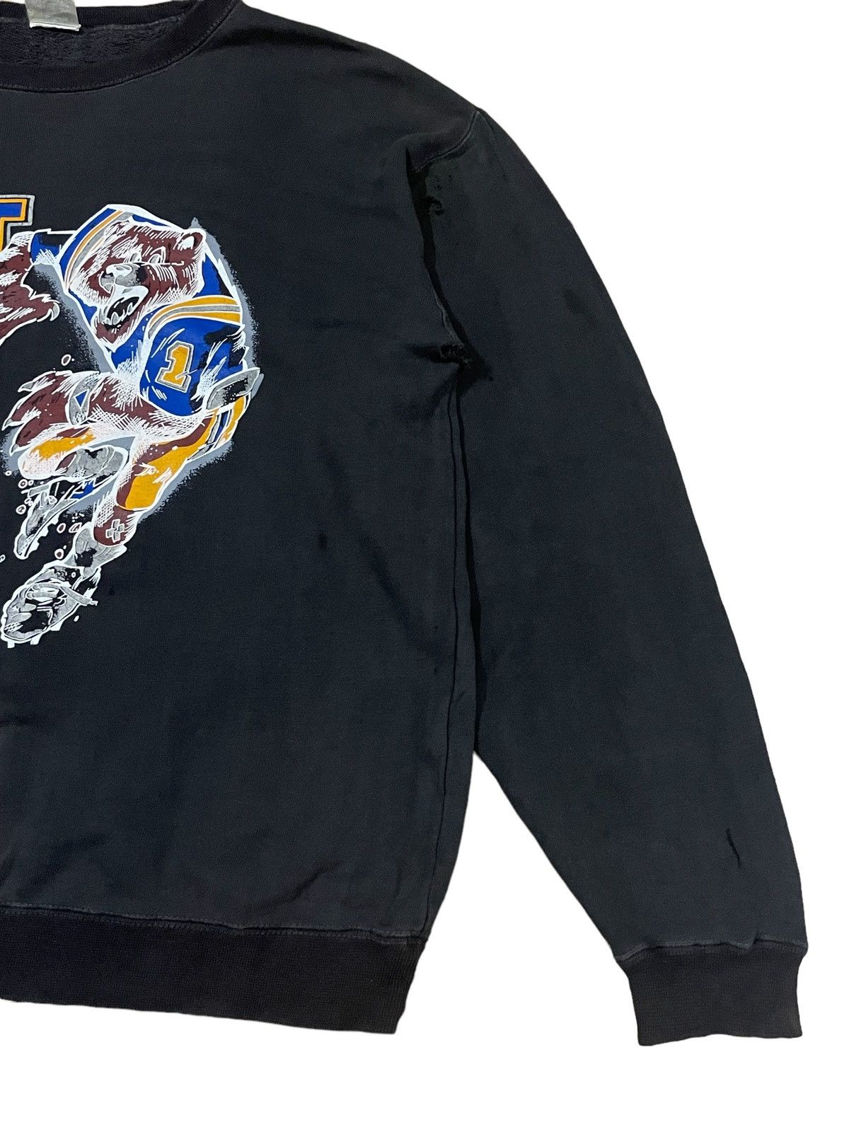 NFL Rare Vintage UCLA Bruins Football Team Distressed Sweatshirt Size US L / EU 52-54 / 3 - 5 Thumbnail