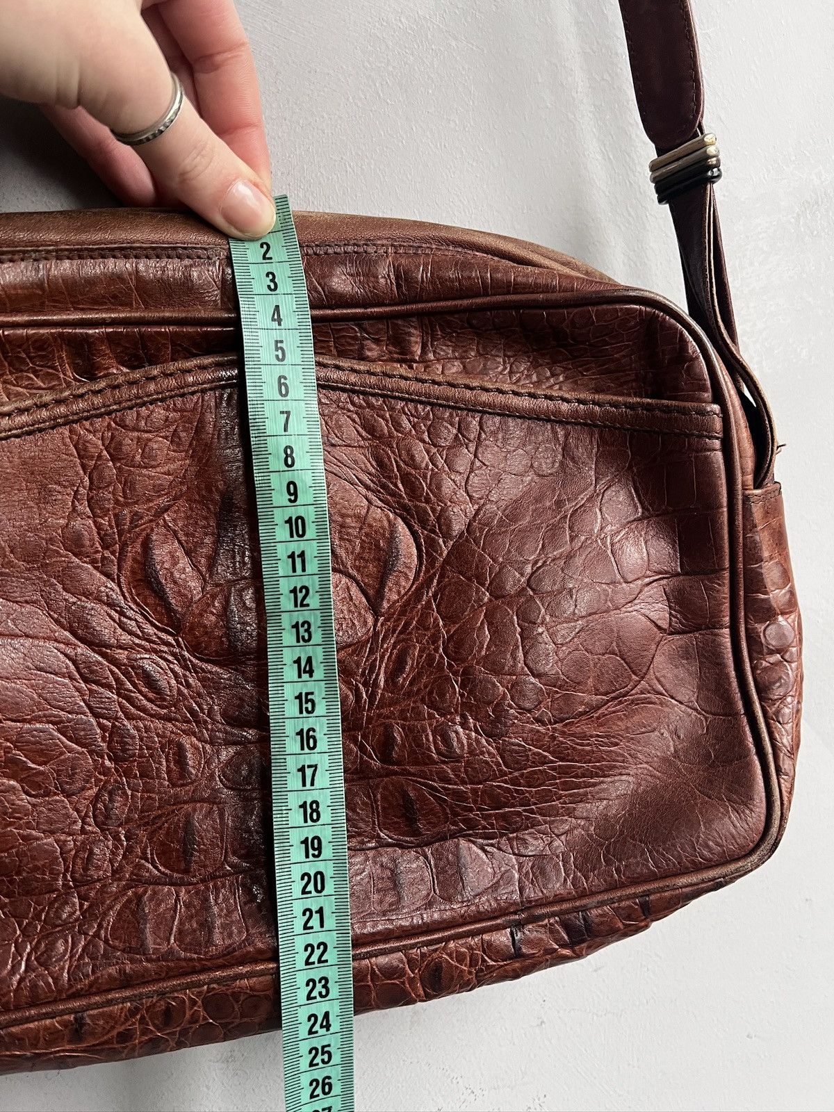 KMRii Brown Leather Crocodile Skin Crossbody kmrii style Size ONE SIZE - 14 Thumbnail
