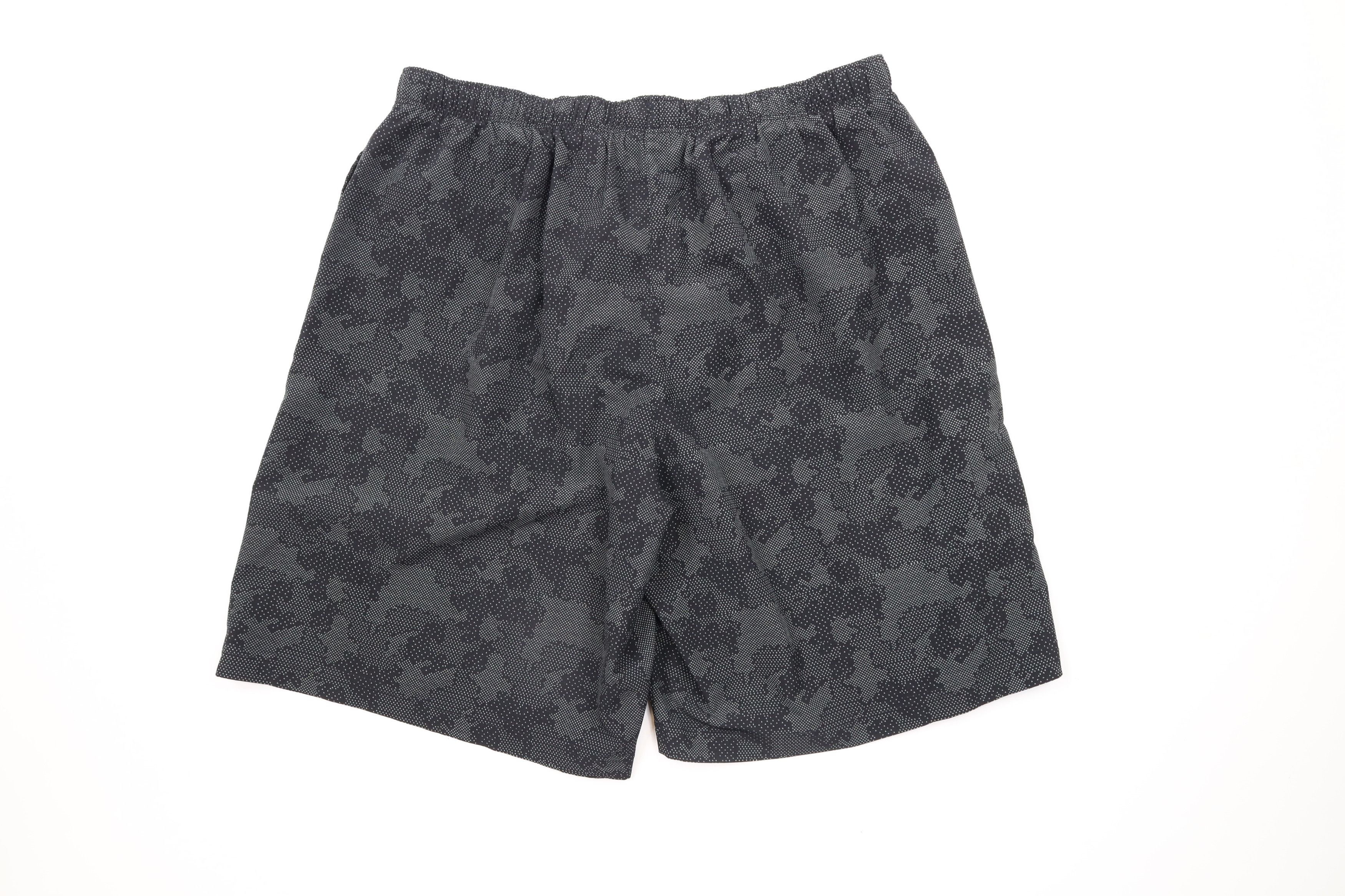 Asics × Vintage Vintage Asics Reflective Digi Camouflage Lined Shorts Size US 34 / EU 50 - 10 Thumbnail