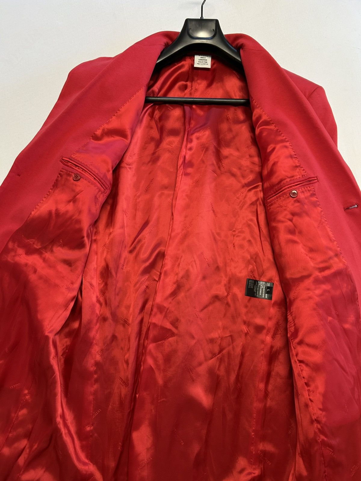 Vetements FW2022 Power-Shoulder Coat Red Size US L / EU 52-54 / 3 - 13 Thumbnail