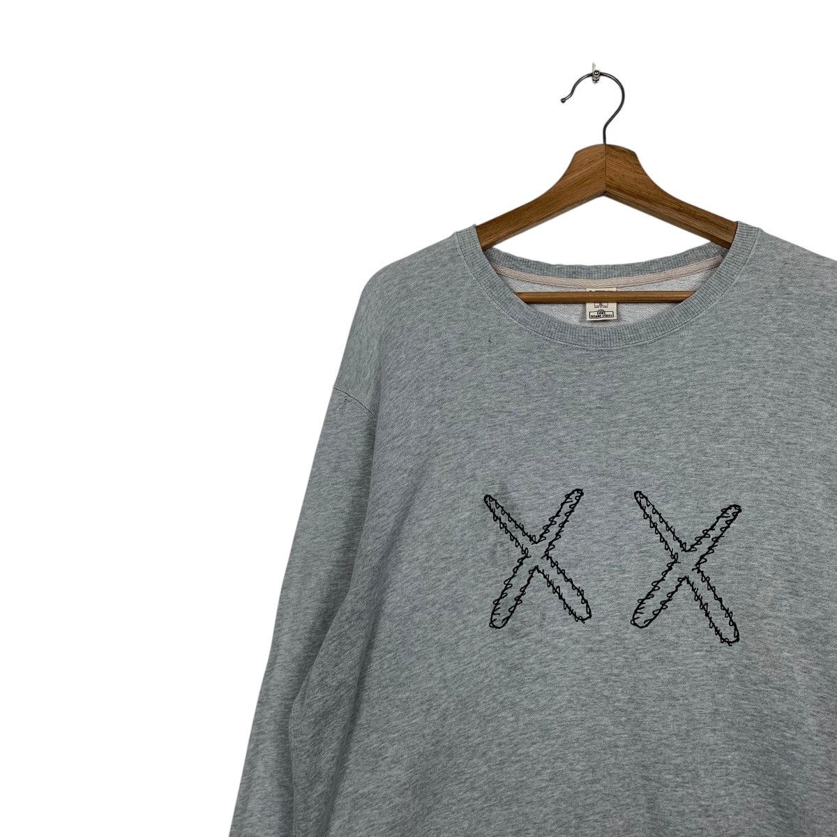Kaws × Uniqlo Uniqlo Kaws Sesame Street Crewneck Sweatshirt Size US XL / EU 56 / 4 - 6 Thumbnail
