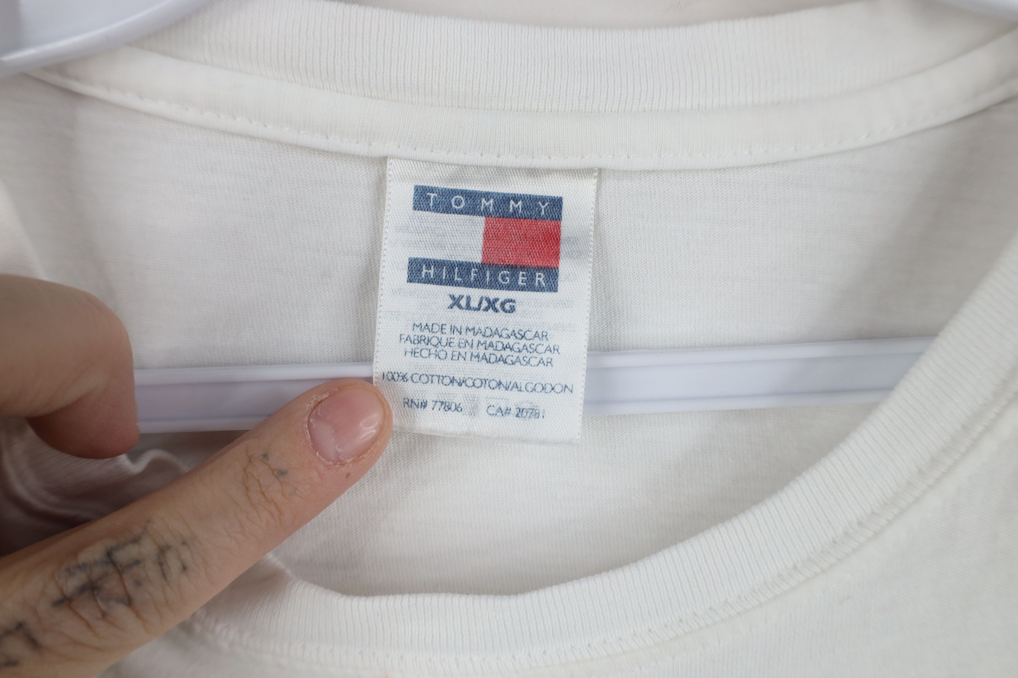 Tommy Hilfiger Vintage 90s Tommy Hilfiger Spell Out Short Sleeve T-Shirt Size US XL / EU 56 / 4 - 8 Thumbnail