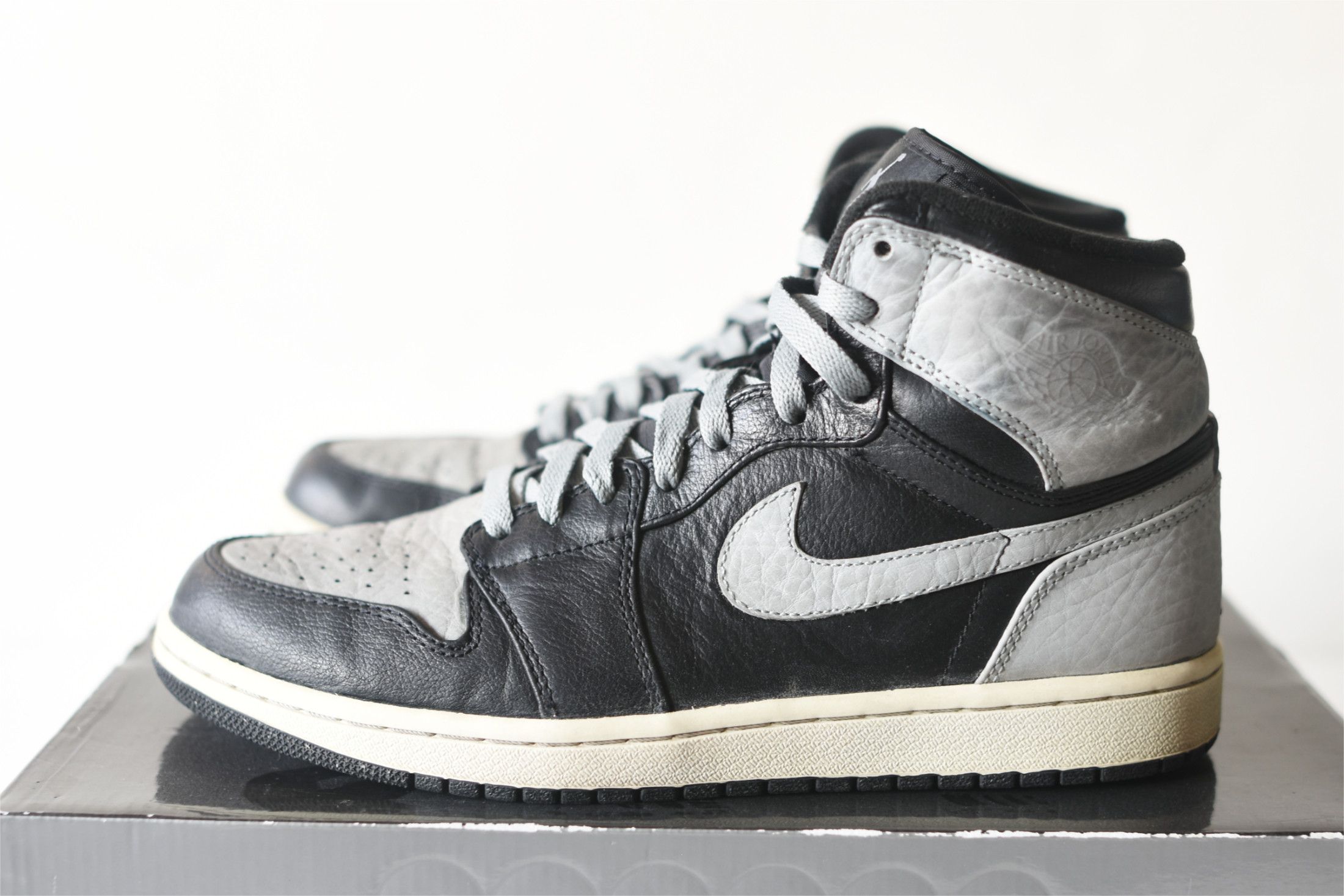 Jordan Brand Air Jordan 1 Retro High "Shadow" 2009 - 10us / 44eu Size US 10 / EU 43 - 2 Thumbnail