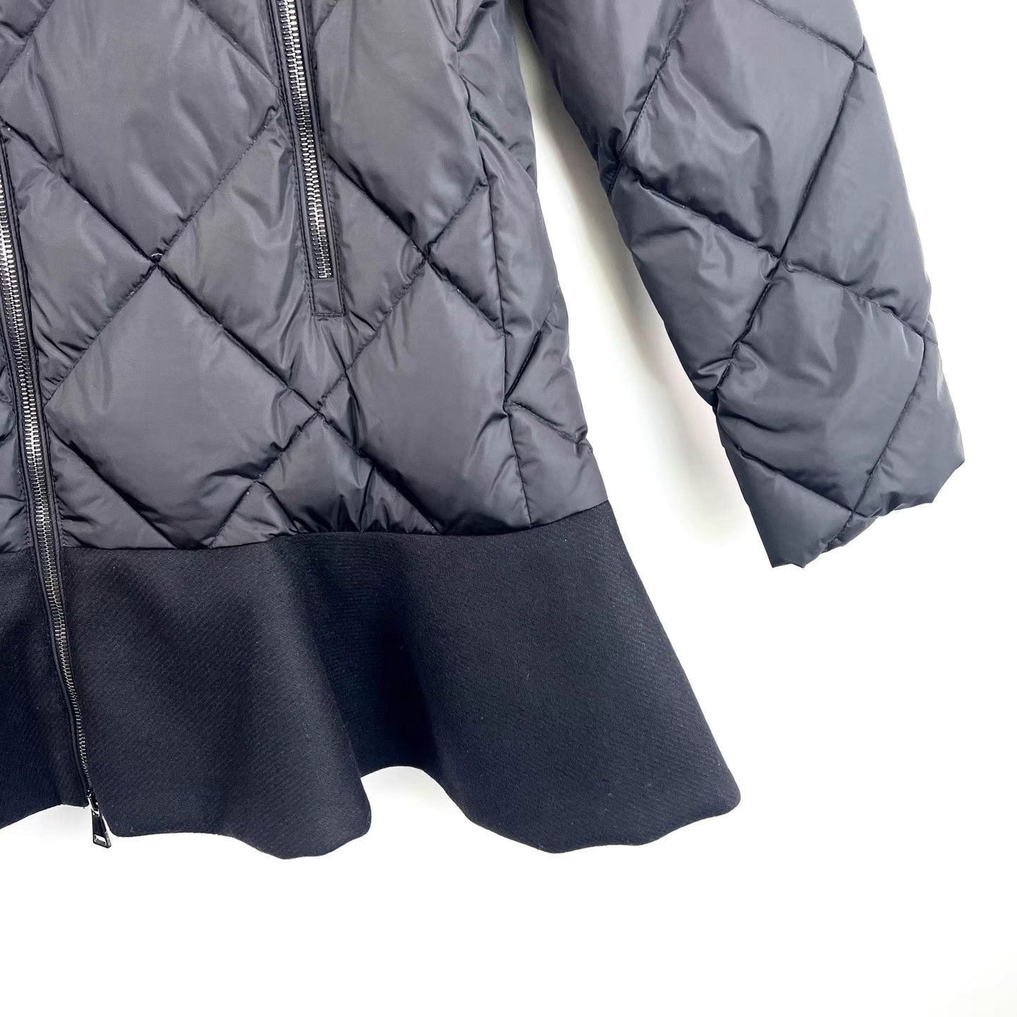 Moncler Moncler Black Ruffled Mid-Length Down Jacket K12 Size XS / US 0-2 / IT 36-38 - 4 Thumbnail