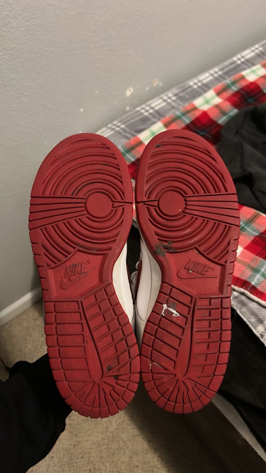 Supreme x Nike Dunk SB Low Varsity red