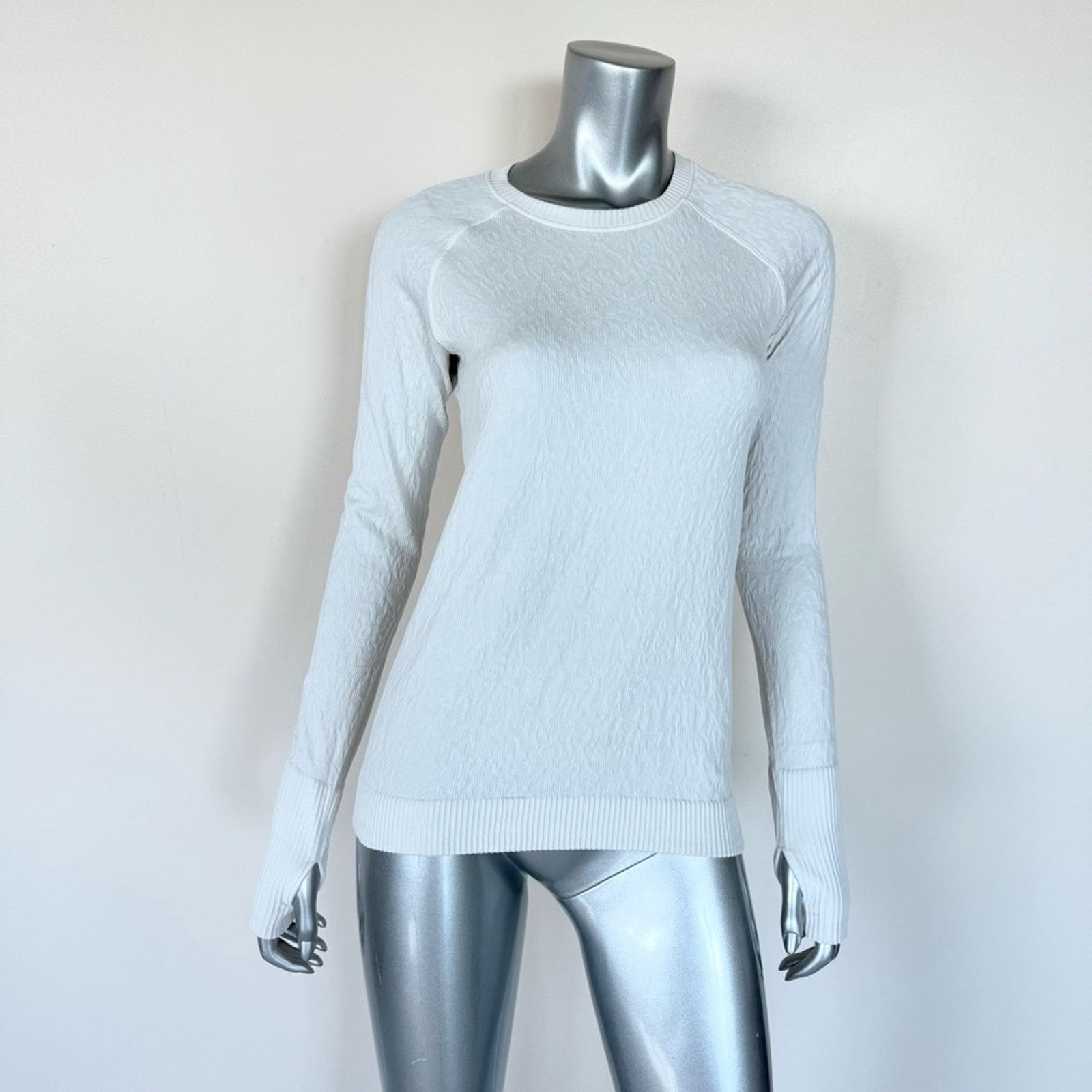Lululemon Lululemon Athletic long sleeve women top size 8 Size M / US 6-8 / IT 42-44 - 1 Thumbnail
