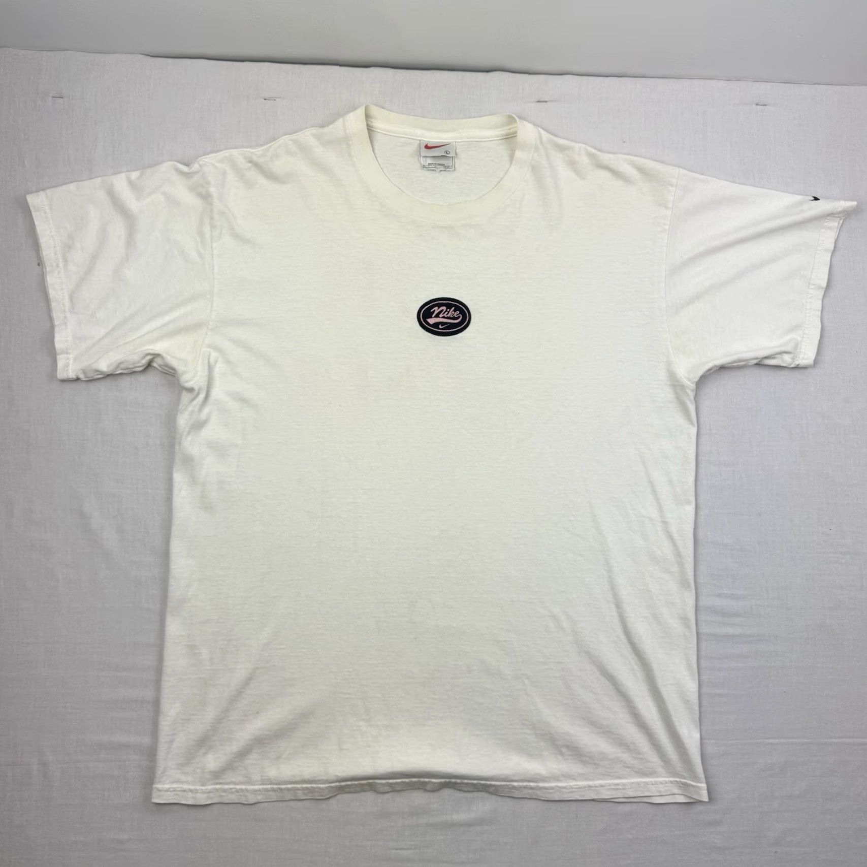 Nike Vintage Nike T Shirt Adult Large White Small Patch Center Script 90s White Tag Size US L / EU 52-54 / 3 - 2 Thumbnail