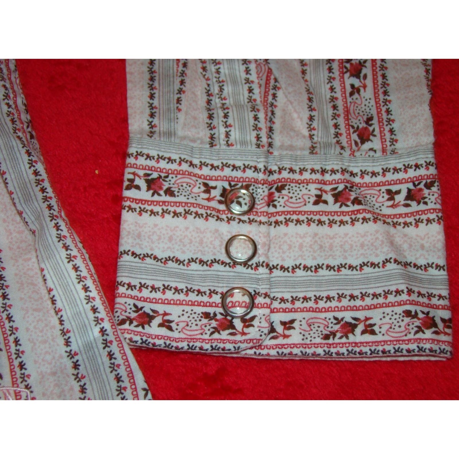 Ariat Ariat Womens Medium Snap Roses Ribbon Trim Western Long Sleeve Shirt Size M / US 6-8 / IT 42-44 - 3 Thumbnail