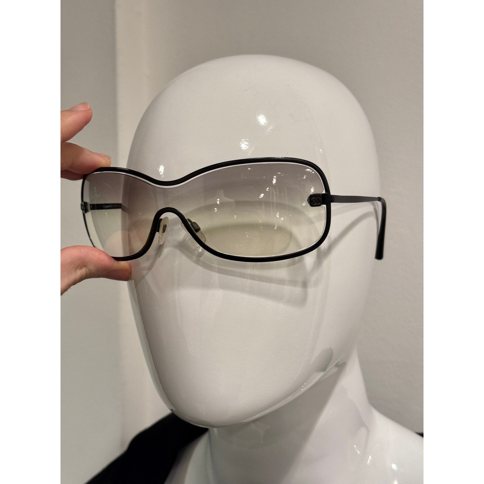 Chanel 2000s Chanel mask visor sunglasses Size ONE SIZE - 2 Thumbnail