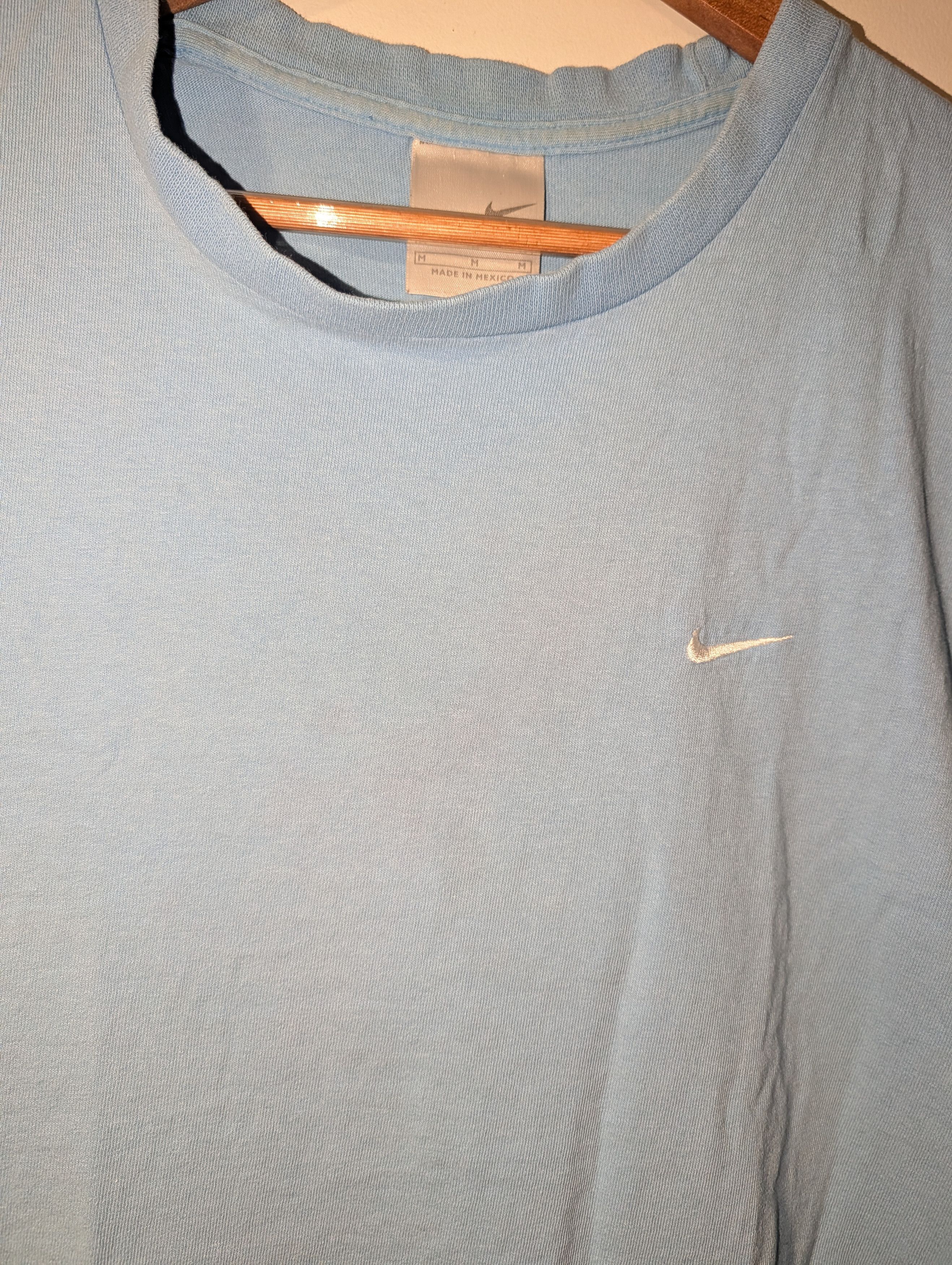 Nike Vintage Nike Mini Swoosh T Shirt Medium Blue Boxy Fit Mexico Size US M / EU 48-50 / 2 - 8 Thumbnail