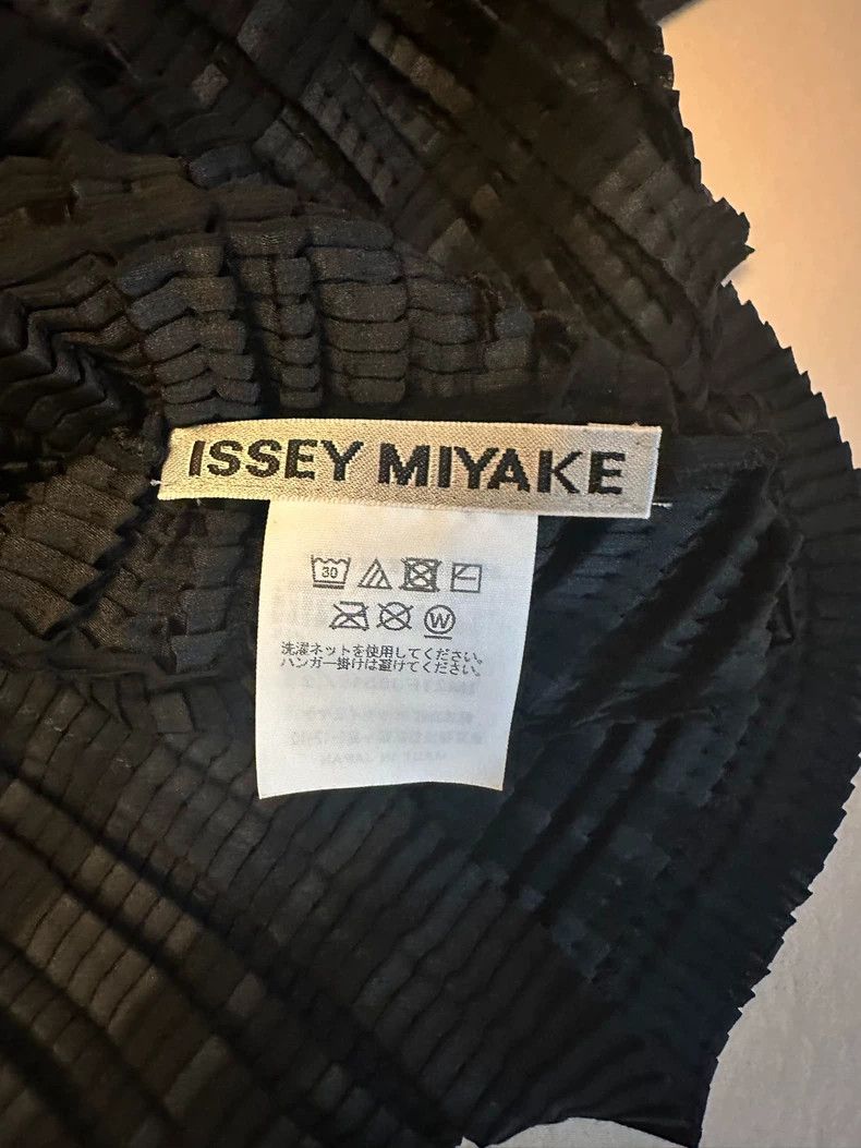 Issey Miyake Issey Miyake size:2 Black base short-sleeved shirt Size S / US 4 / IT 40 - 2 Thumbnail