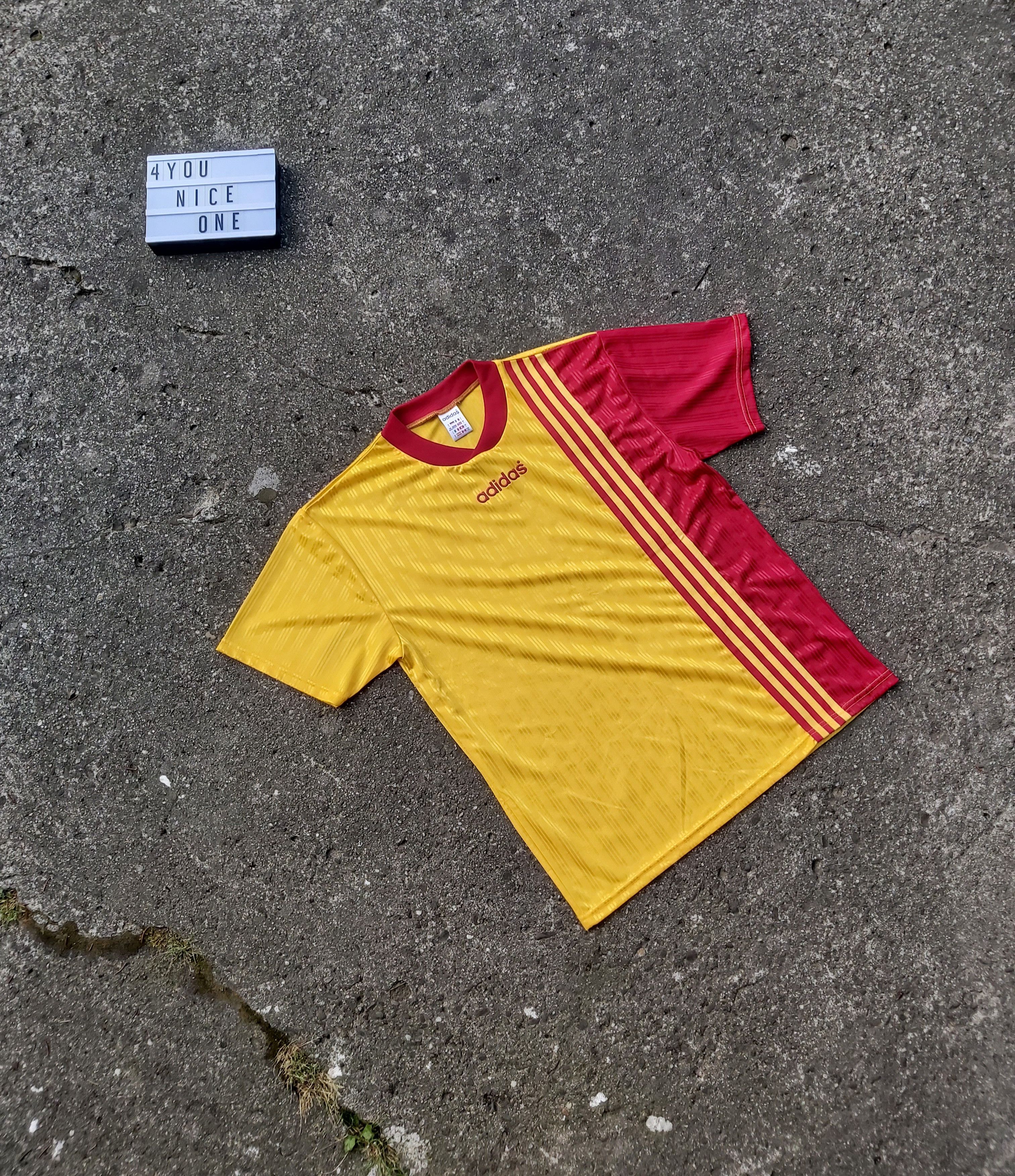 Adidas Vintage 90s soccer jersey tshirt Size US L / EU 52-54 / 3 - 1 Thumbnail