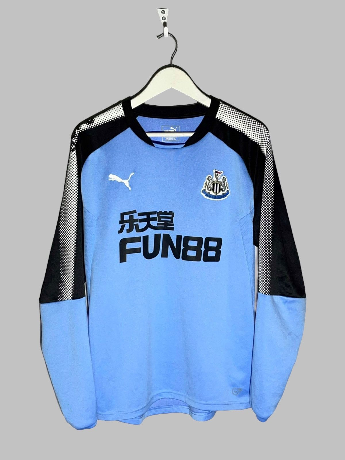 Puma Newcastle United Puma Training Long Sleeve Soccer Jersey Size US M / EU 48-50 / 2 - 1 Thumbnail