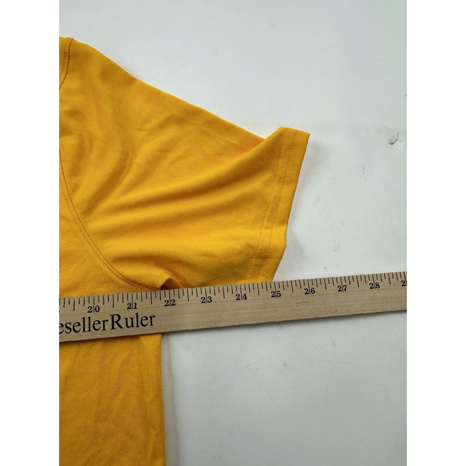Under Armour Under Armour Shirt Mens Medium Yellow Gold Short Sleeve Athletic Training Size US M / EU 48-50 / 2 - 6 Thumbnail