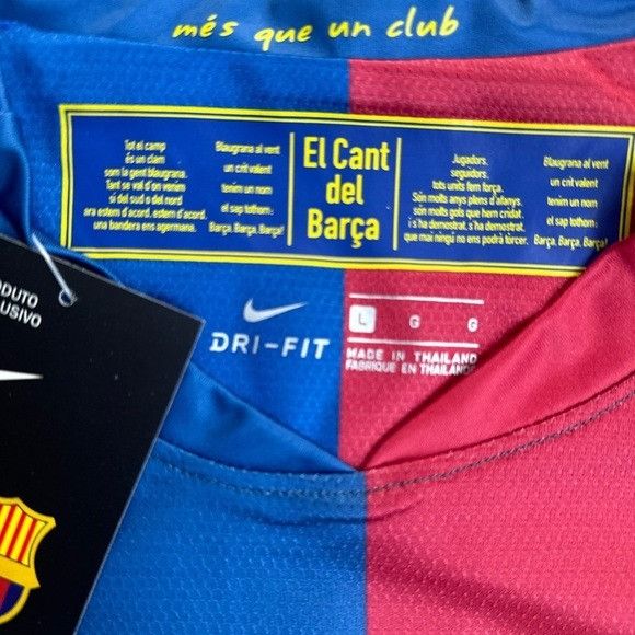 Nike Barcelona Soccer Jersey Lionel Messi #10 Retro Final UCL 200 Size US M / EU 48-50 / 2 - 10 Thumbnail