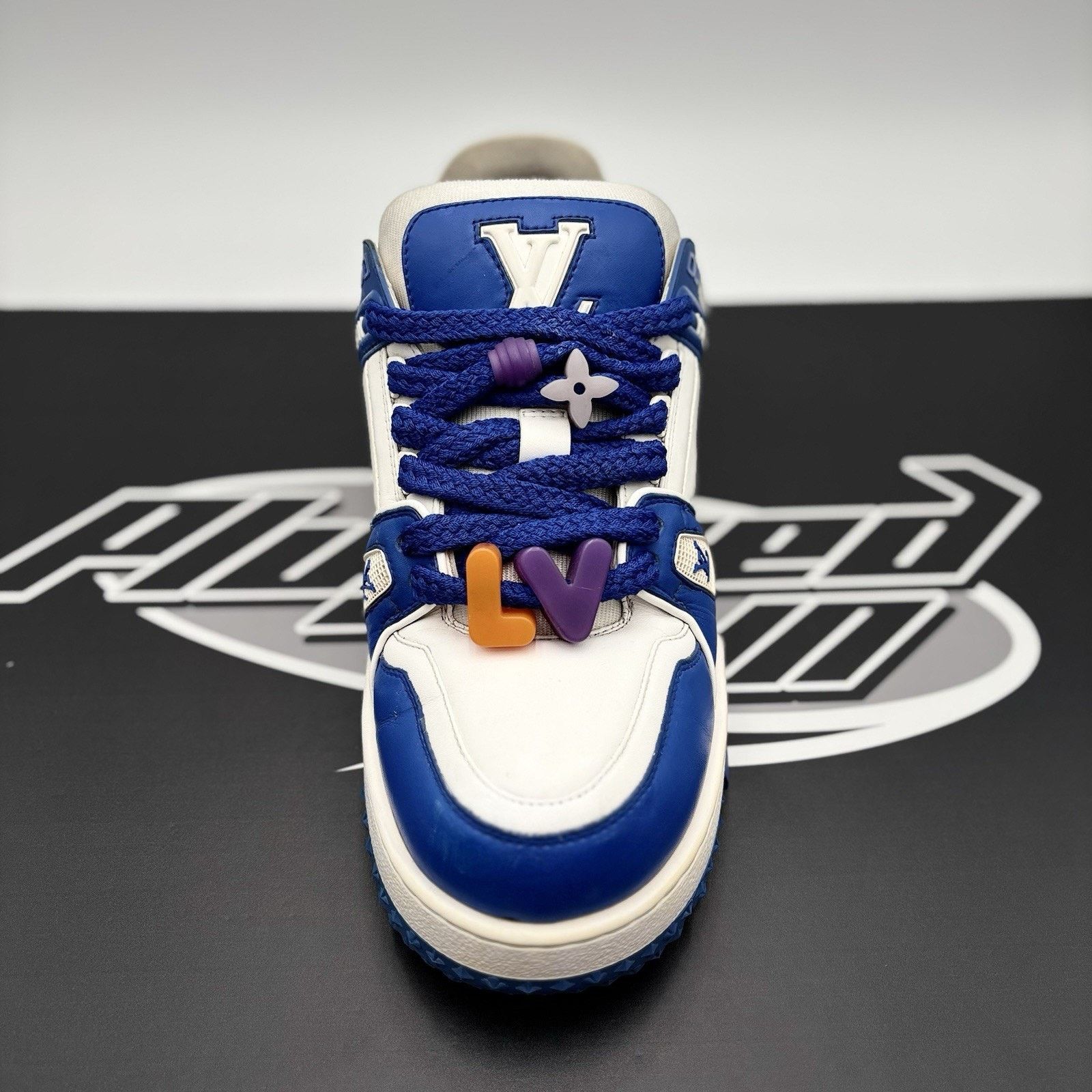 Louis Vuitton (11.5-12 US) Louis Vuitton Maxi ' Blue White ' Size US 12 / EU 45 - 14 Thumbnail