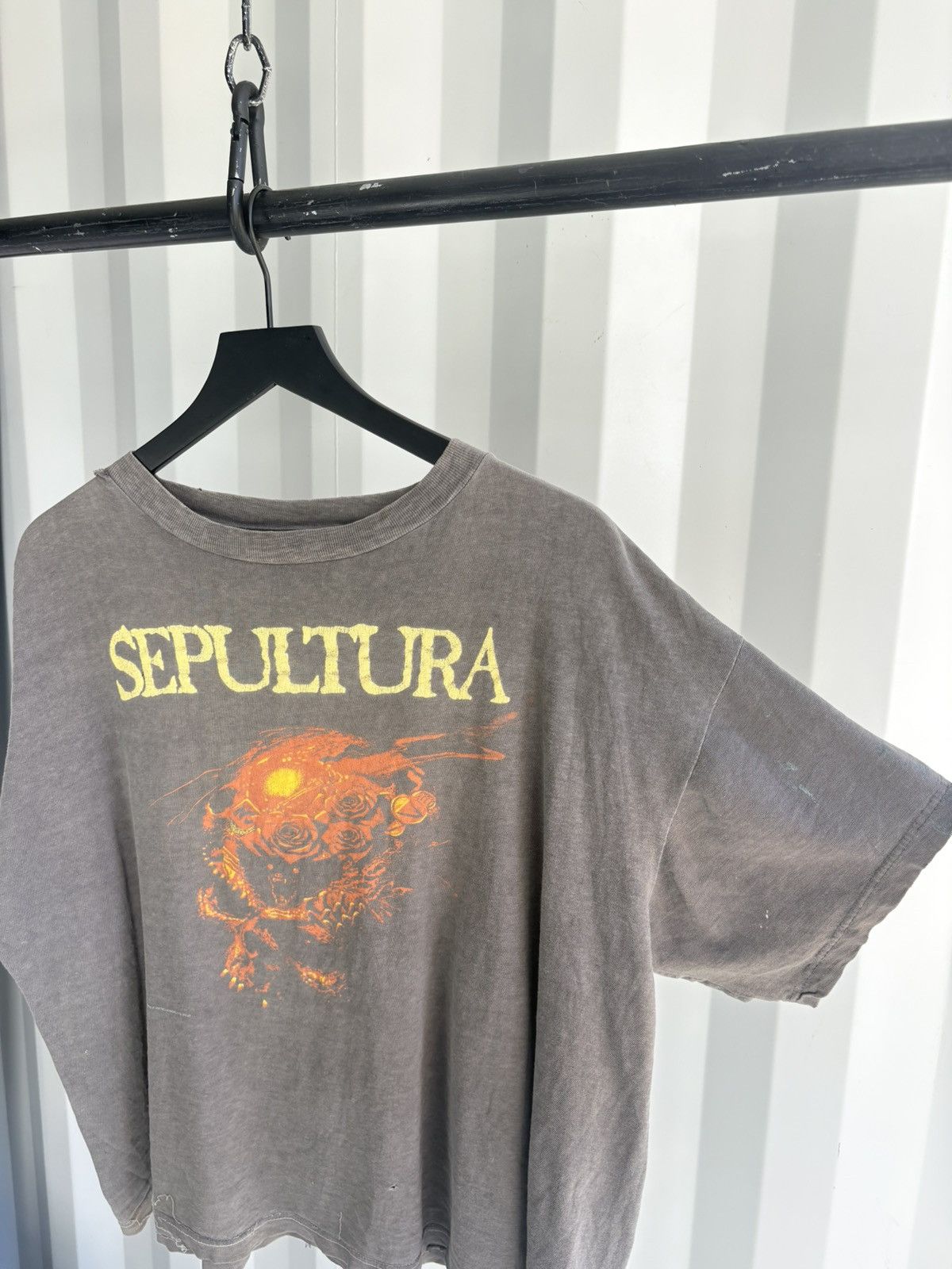 Band Tees Vintage Sepultura Shirt Faded Distressed GRUNGE Band Size US XL / EU 56 / 4 - 4 Thumbnail