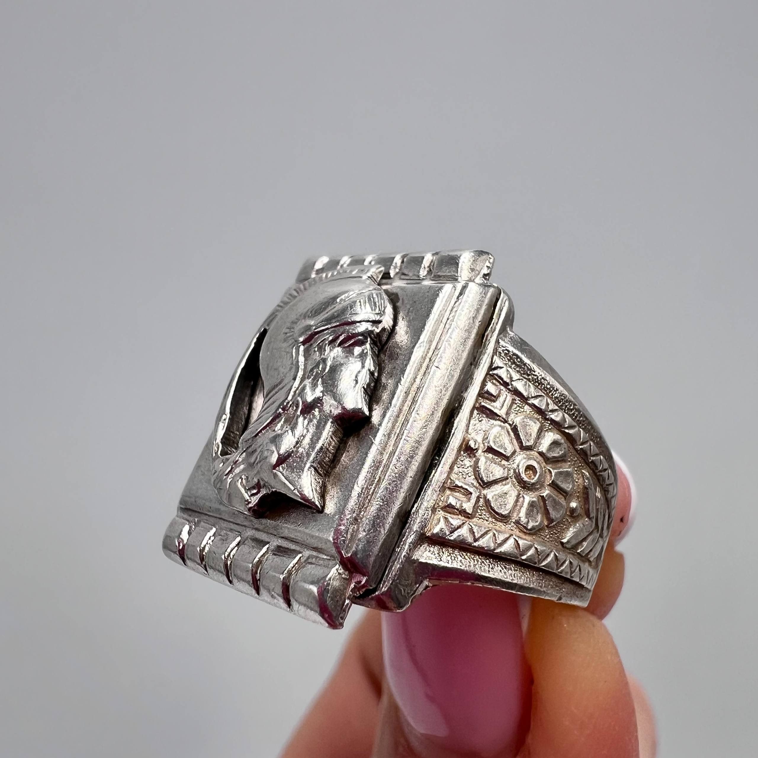 Vintage 1970s Heavy Vintage Soviet 875 Silver Knight Ring 8.5 Size ONE SIZE - 4 Thumbnail