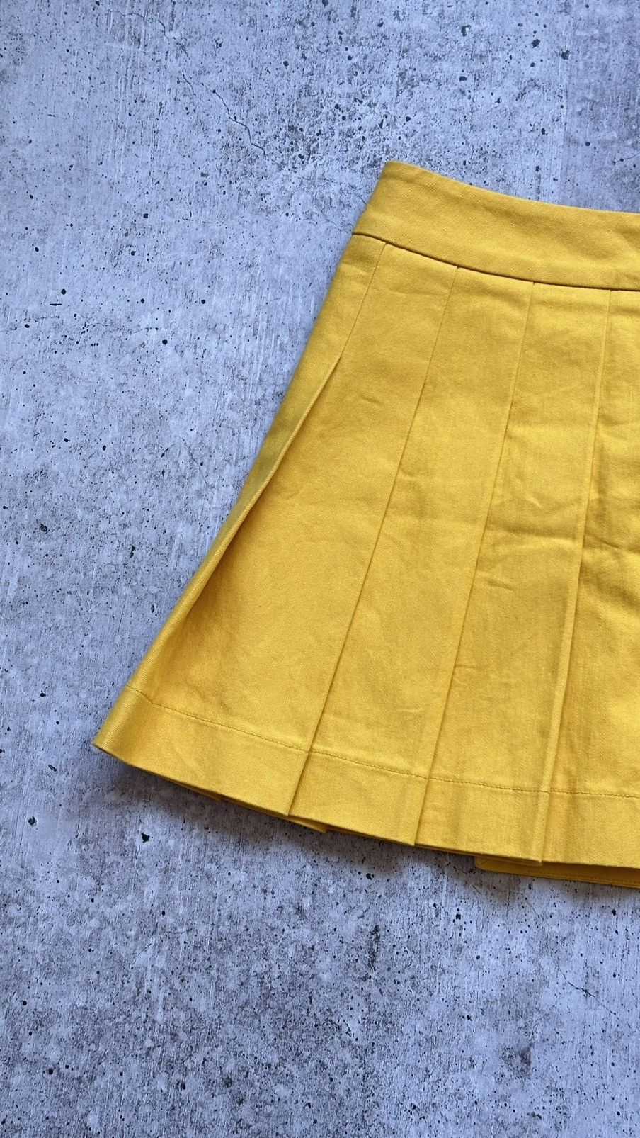 Moncler Women's Moncler Gonna A Portafoglio Yellow Mini Skirt Size 30" / US 8 / IT 44 - 18 Thumbnail