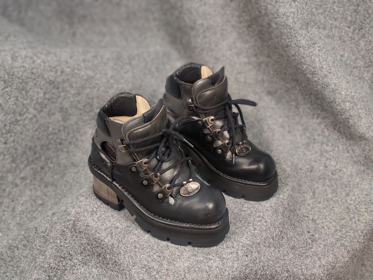 New Rock New Rock Black Leather metallic heel with hole lace Boots Size US 10 / IT 40 - 3 Thumbnail