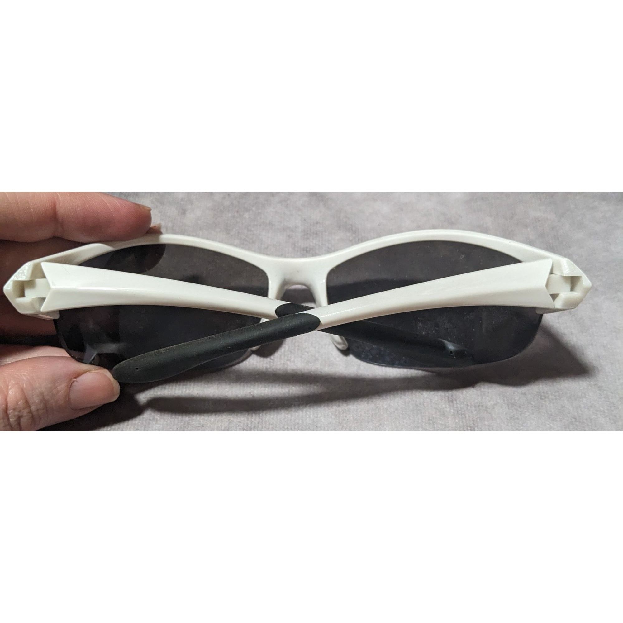 Foster Grant Foster Grant Black And White Sporty Rookie Sunglasses Size ONE SIZE - 8 Thumbnail