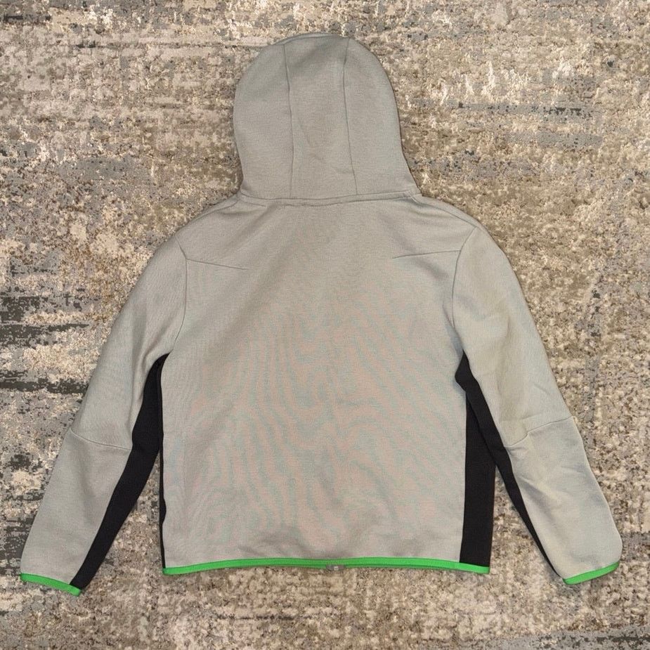Nike Nike Tech Fleece Hoodie Size Youth XL/Women’s Small Size S / US 4 / IT 40 - 2 Thumbnail