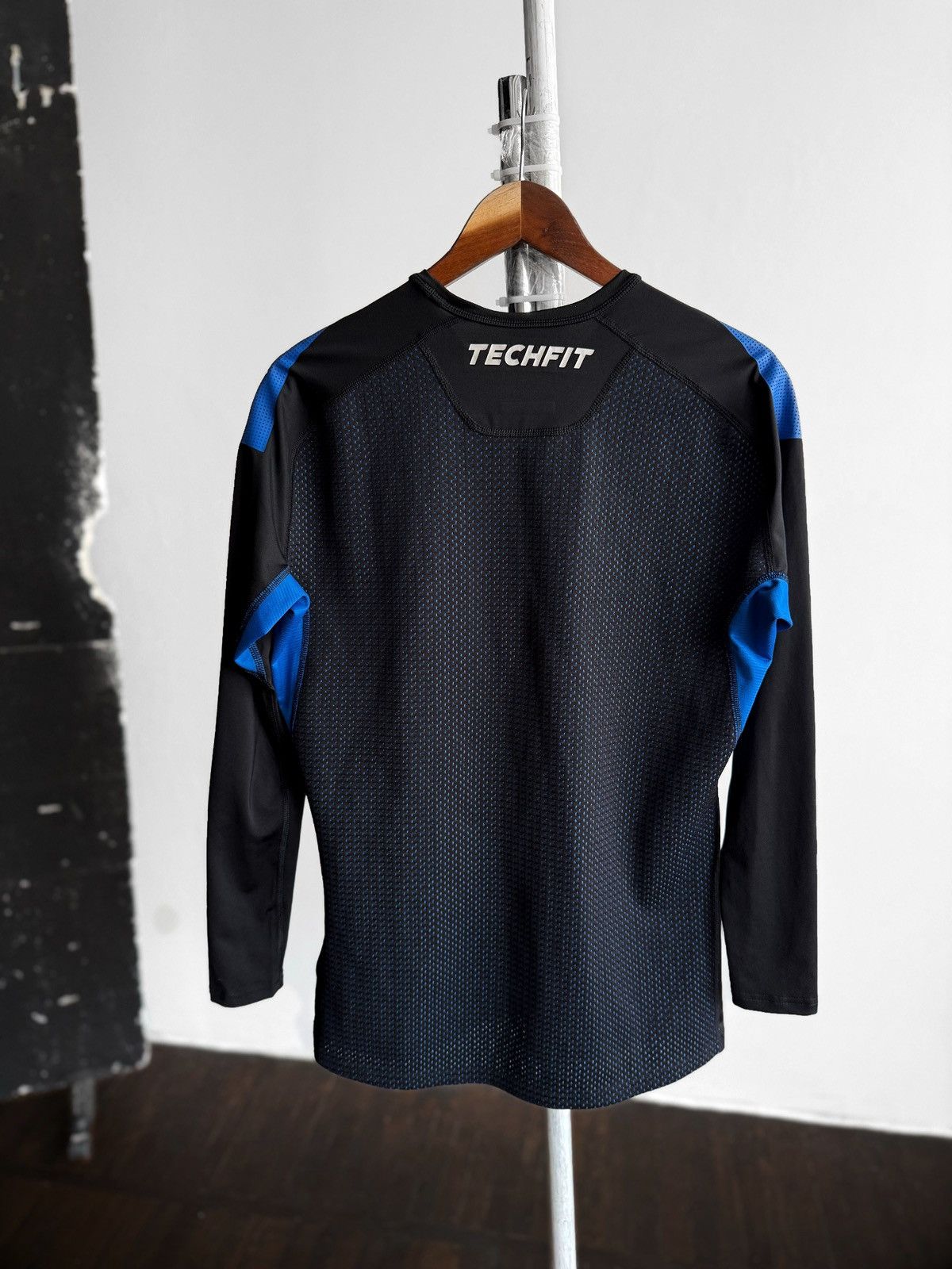 Adidas Adidas Mens Techfit Climacool Compression Long Sleeve TShirt Size US XXL / EU 58 / 5 - 2 Thumbnail