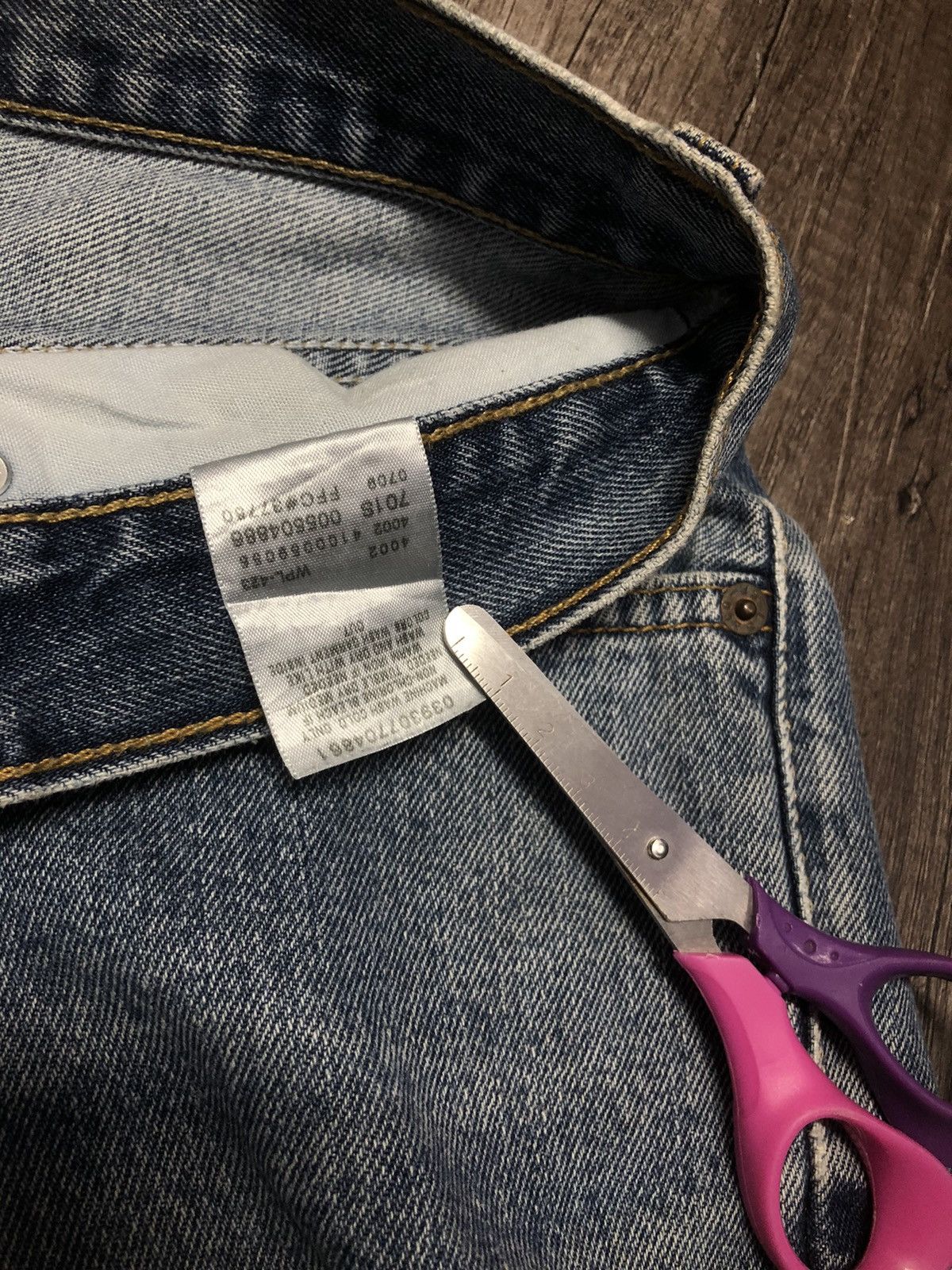 Levi's Vintage Clothing Levi's 550 Relaxed Fit Distressed Denim Size US 34 / EU 50 - 9 Thumbnail