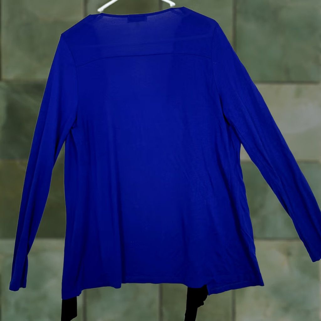 Neiman Marcus Neiman Marcus Women's Medium Blue Long Sleeve Cardigan Sweater 100% Viscose Size M / US 6-8 / IT 42-44 - 1 Thumbnail