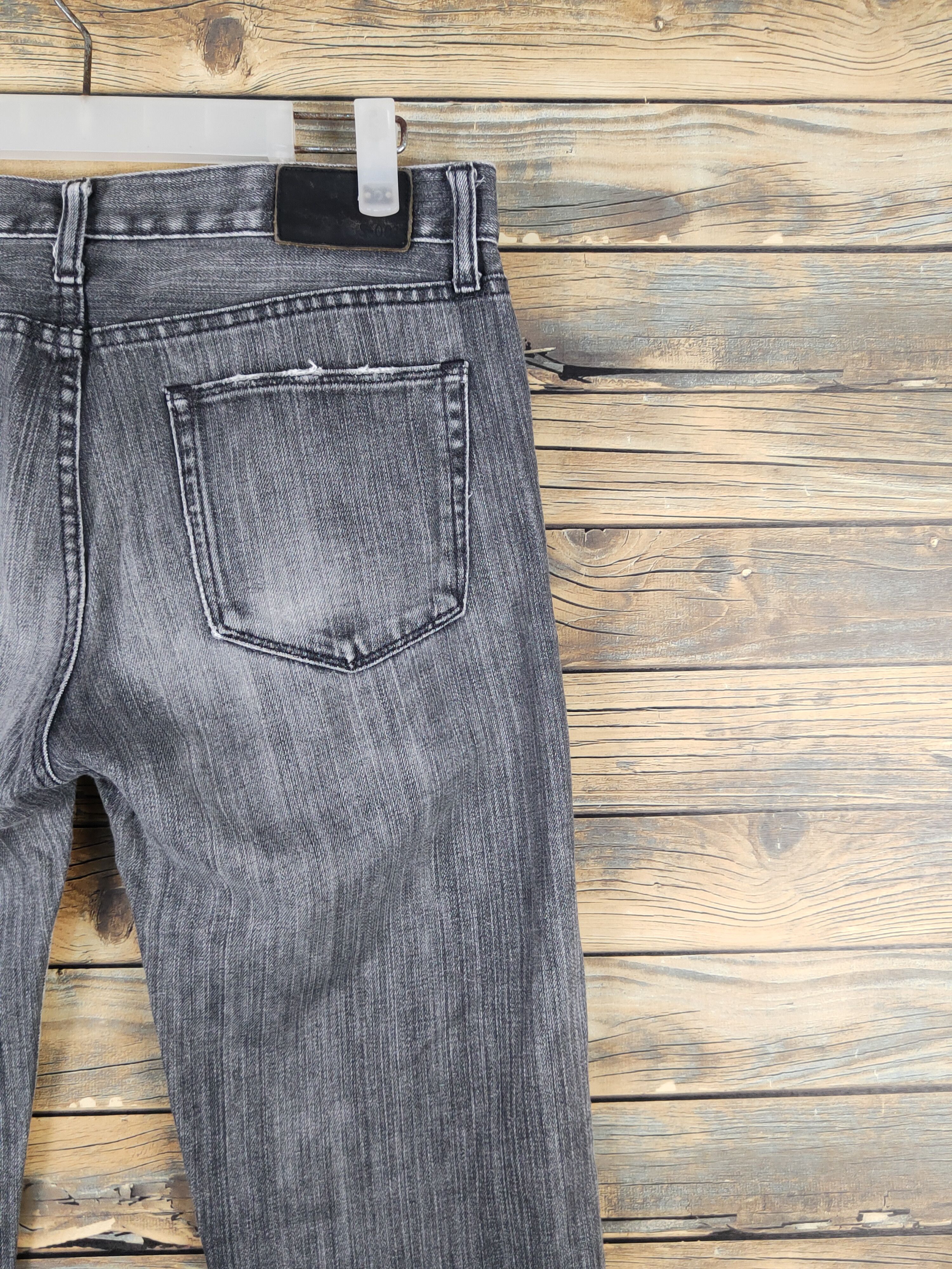 Japanese Brand Uniqlo Black Distressed Ripped Jeans #W1570 Size US 31 - 10 Thumbnail