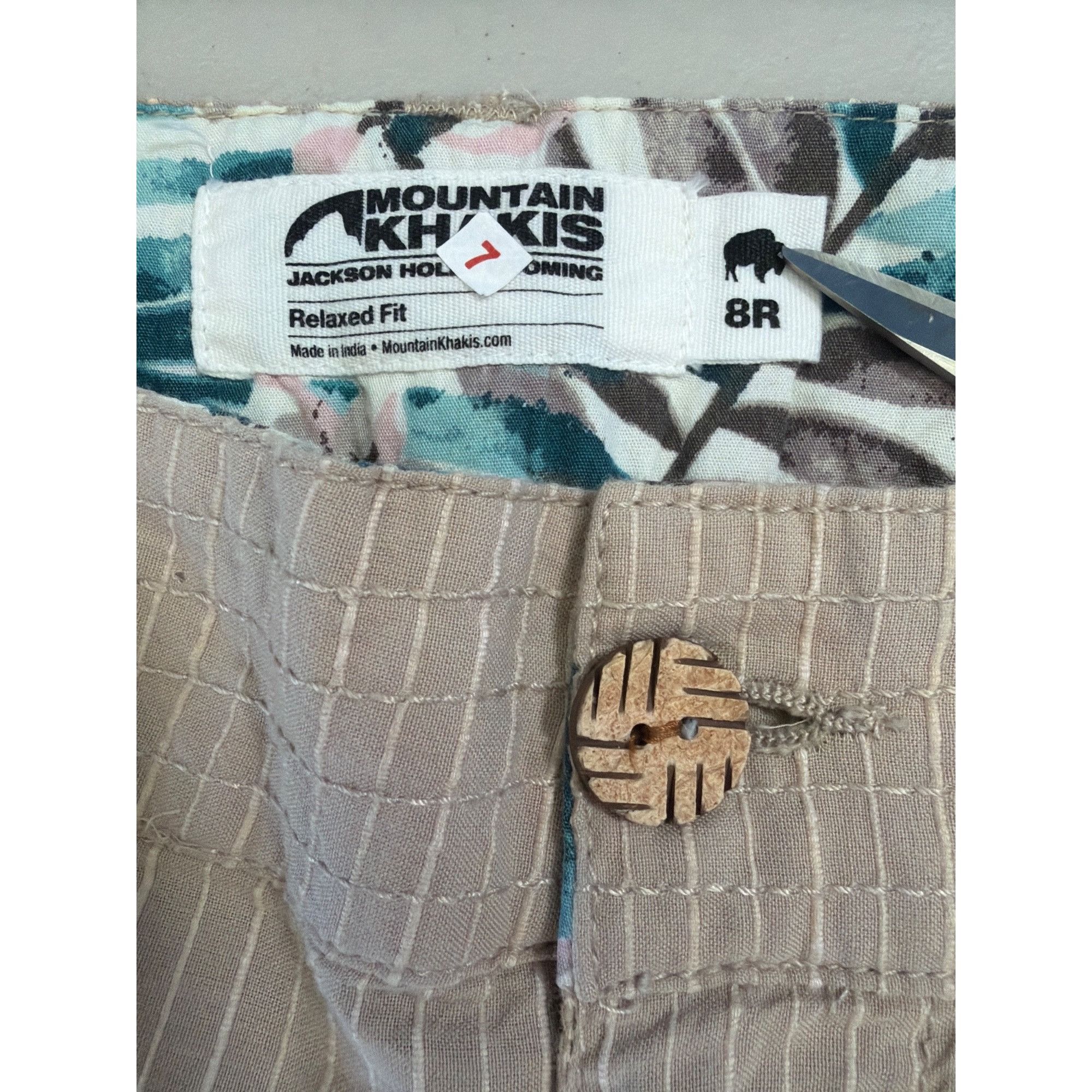 Mountain Khakis NWT Mountain Khakis 8R Lightweight Pinstripe Pants Beige New Size 30" / US 8 / IT 44 - 6 Thumbnail