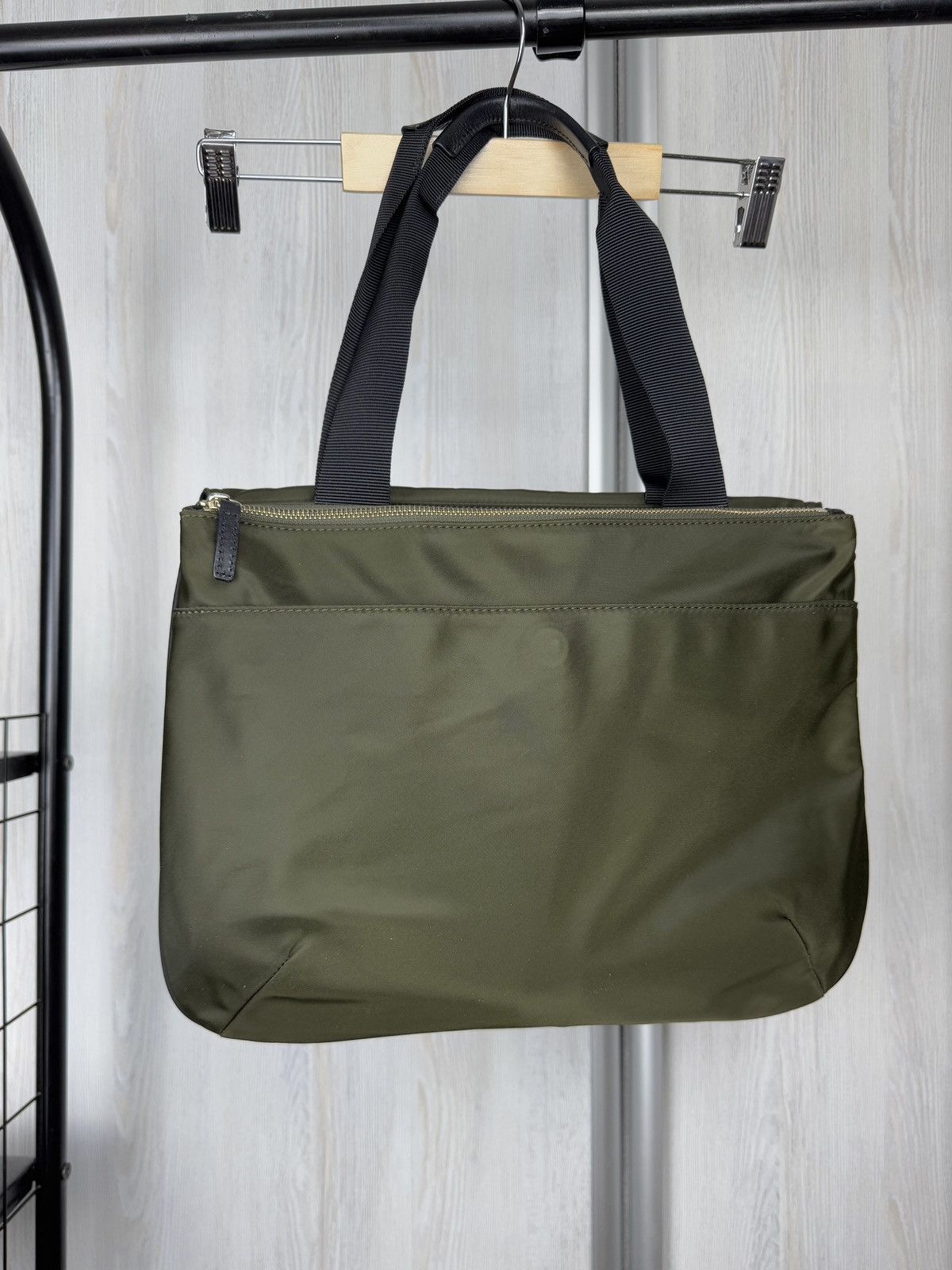 agnes b. agnes b. olive green/black nylon flap shoulders bag Size ONE SIZE - 7 Thumbnail