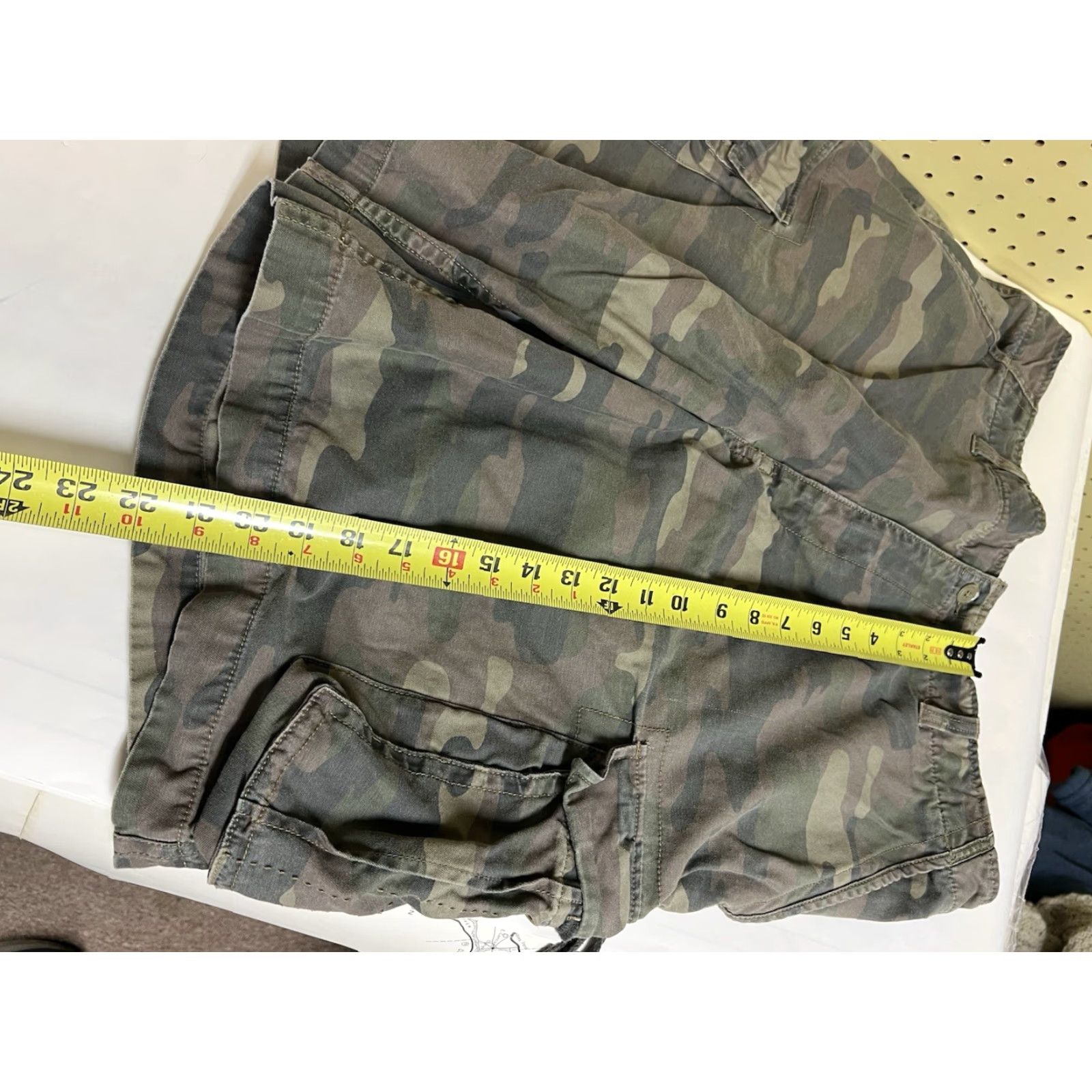 Faded Glory Faded Glory Cargo Shorts Mens 42 Green Camo Y2K Work Wear Baggy Skate Hike 42x10 Size US 42 / EU 58 - 6 Thumbnail