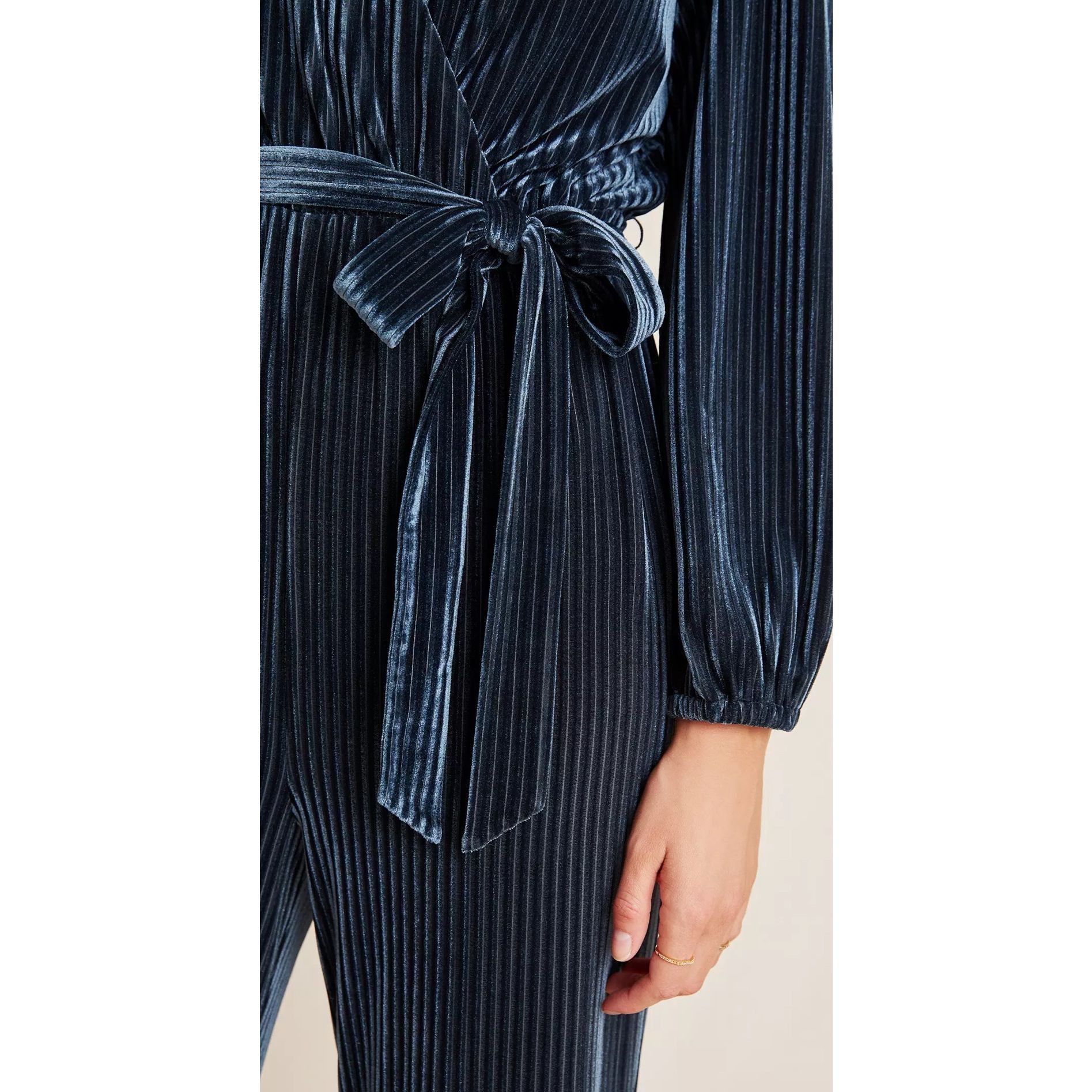Anthropologie Anthropologie Ali & Jay NWT Samantha Velvet Jumpsuit sz L Size US 40 / EU 56 - 3 Thumbnail