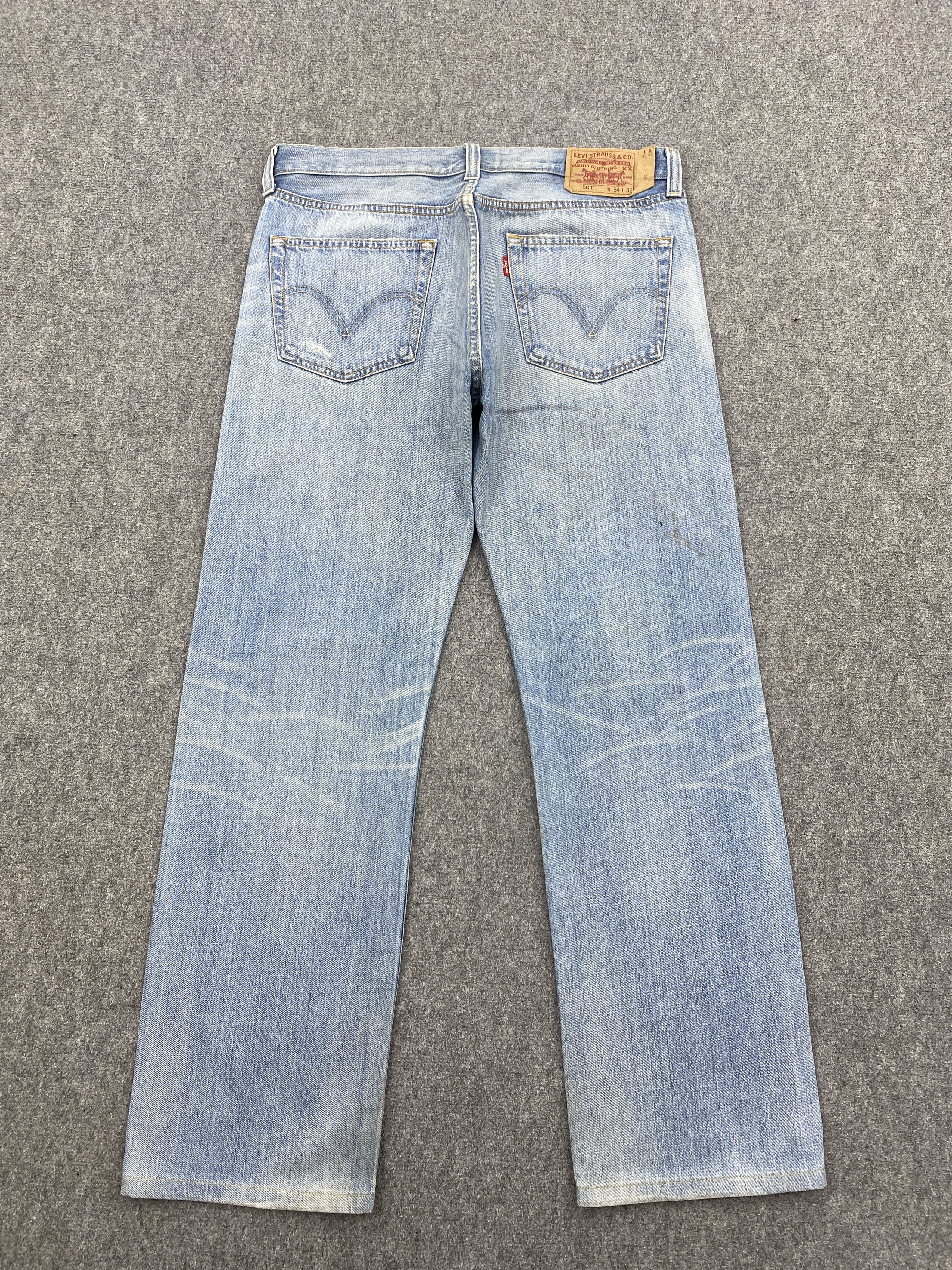 Levi's × Vintage Distressed Vintage Levi's 501 Light Blue Jeans Size US 34 / EU 50 - 3 Thumbnail