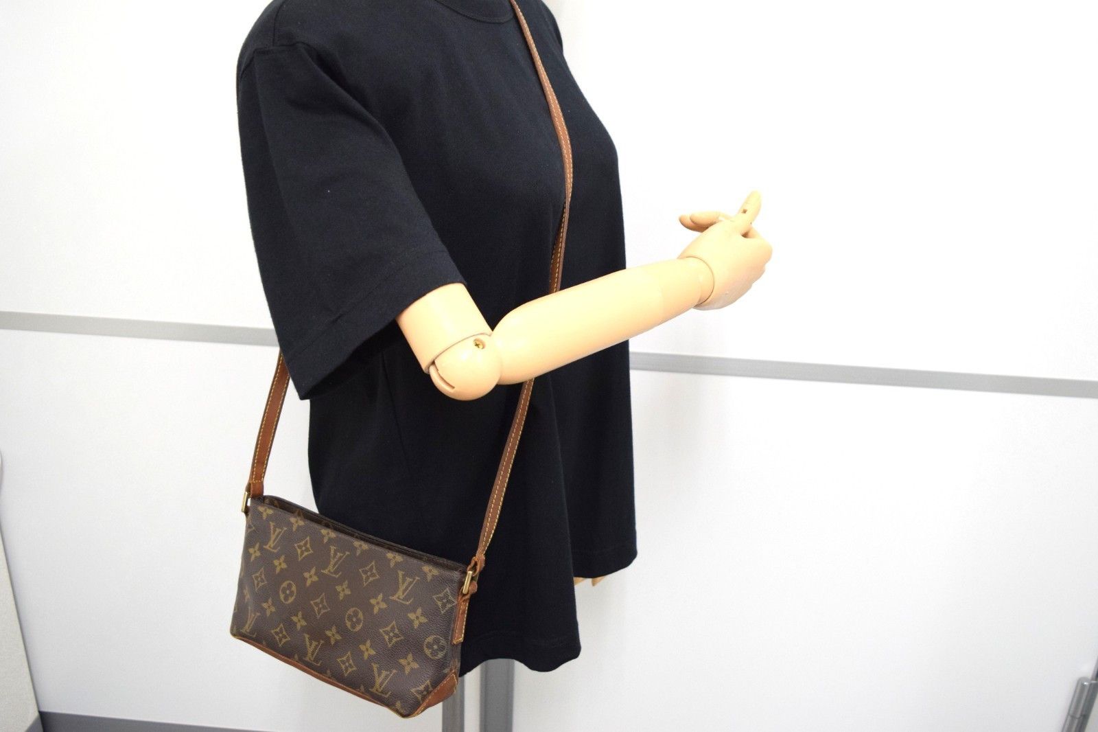 Louis Vuitton Louis Vuitton Trotteur Crossbody Bag Monogram Canvas M51240 Size ONE SIZE - 2 Thumbnail
