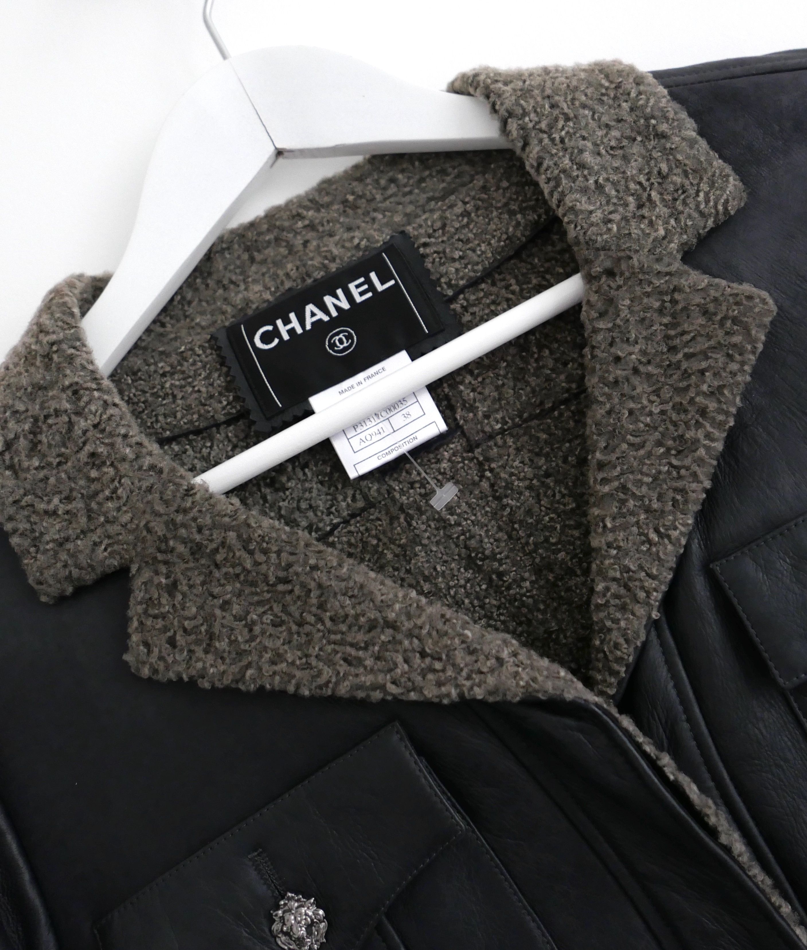 Chanel Chanel Pre-Fall 2007 Button Trim Leather & Shearling Jacket Size S / US 4 / IT 40 - 3 Thumbnail