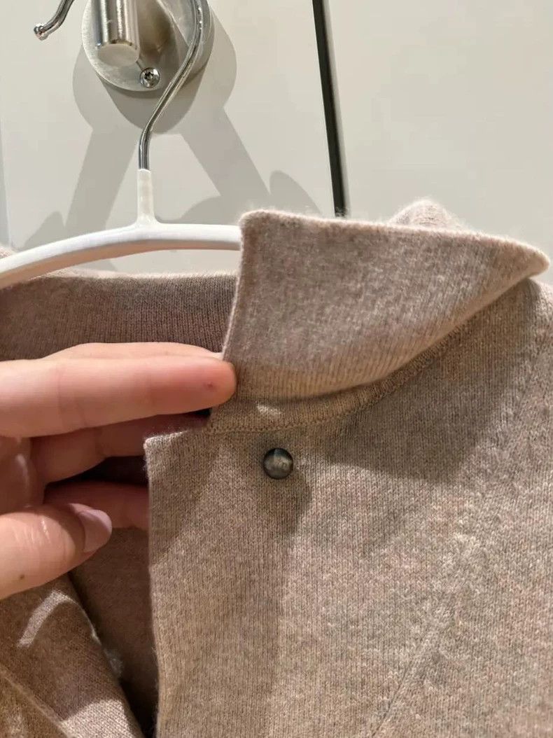 Loro Piana LORO PIANA She's wearing a cashmere cardigan Size S / US 4 / IT 40 - 3 Thumbnail