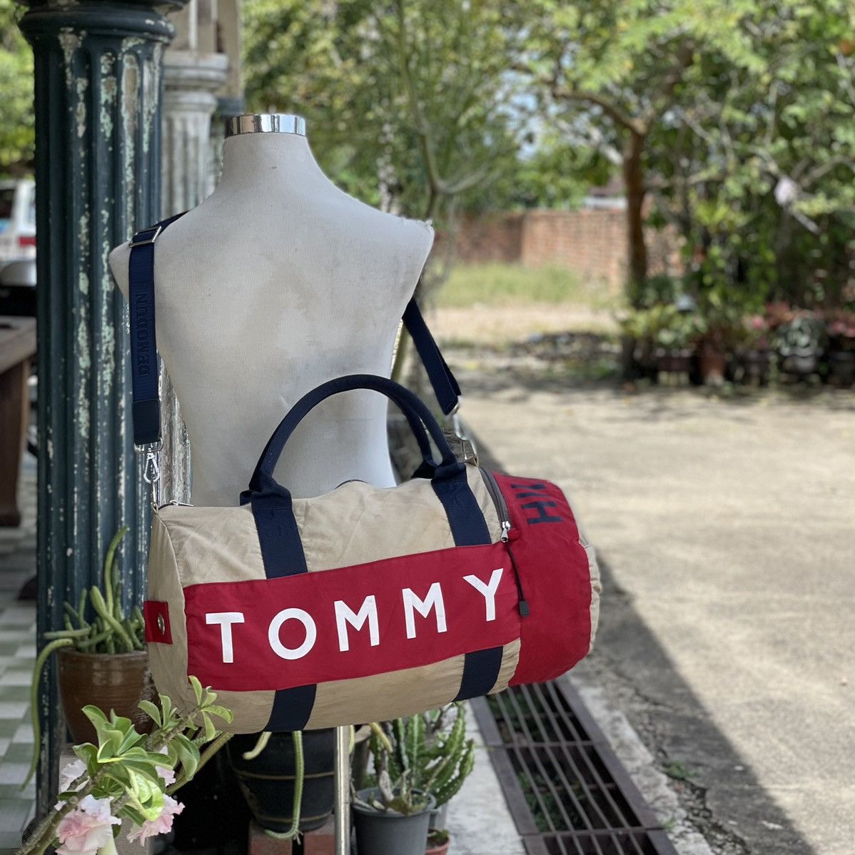 Tommy Hilfiger Multi-Colour Tommy Hilfiger Duffle Gym/Travel Bag Size ONE SIZE - 1 Thumbnail