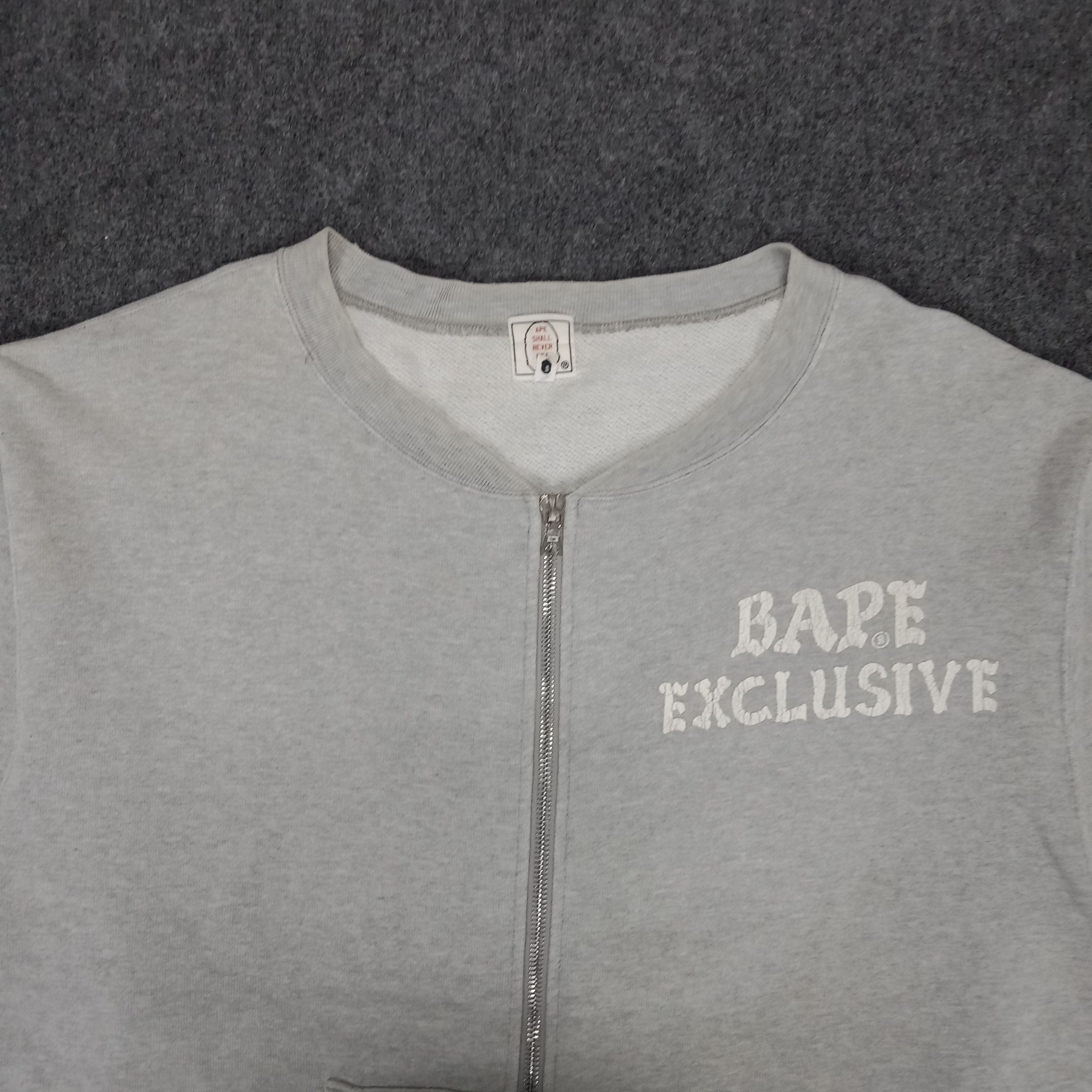 Bape × Vintage Bape Exclusive Zip Crewneck Size US L / EU 52-54 / 3 - 6 Thumbnail