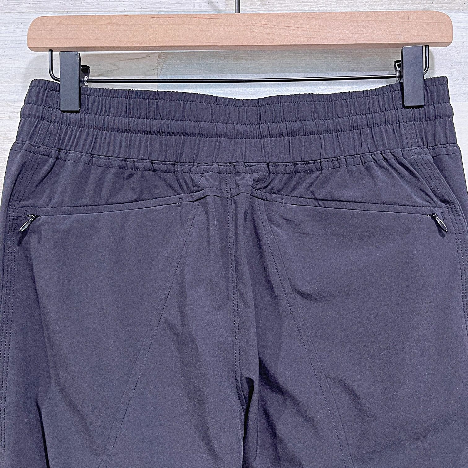 Athleta Athleta La Viva Capri Pants Black Low Rise Performance Gym 0 Size 25" / US 0 / IT 36 - 4 Thumbnail