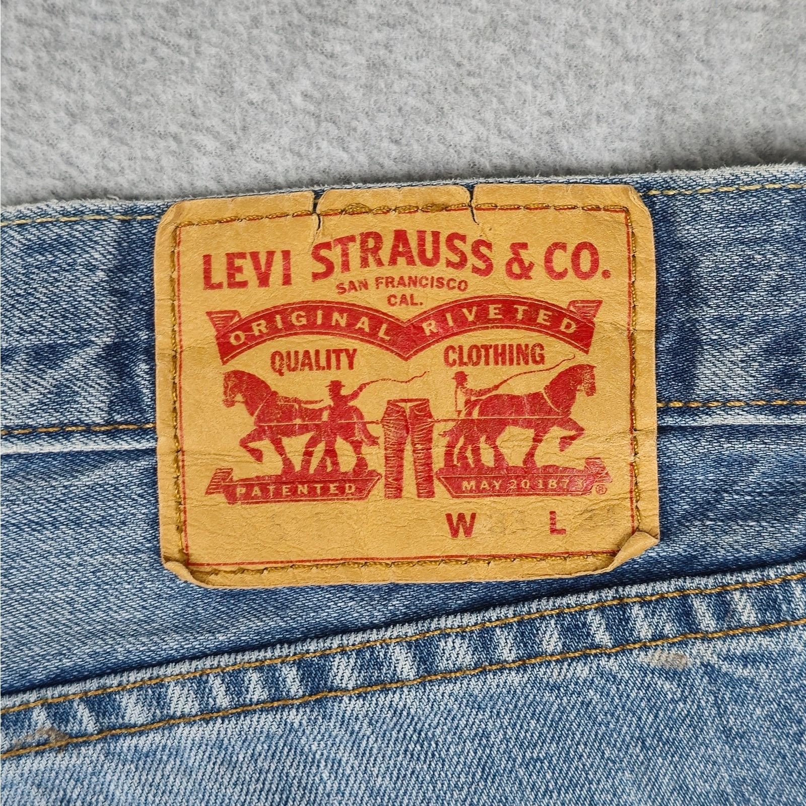 Levi's Levi's Mens 33x34 Straight Leg Distressed Jeans Size US 33 - 11 Thumbnail