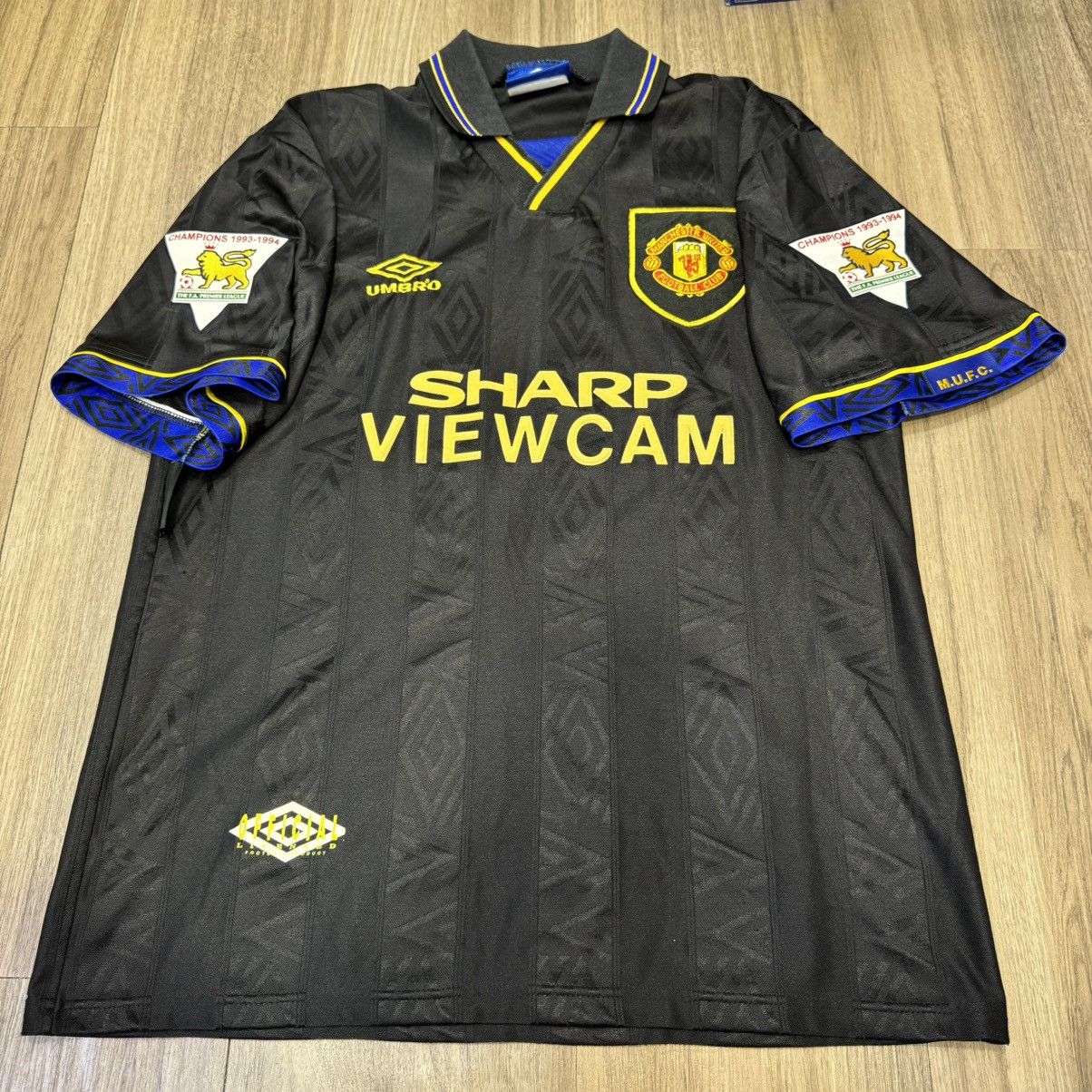 Manchester United 94/95 away shirt #9 McCLAIR